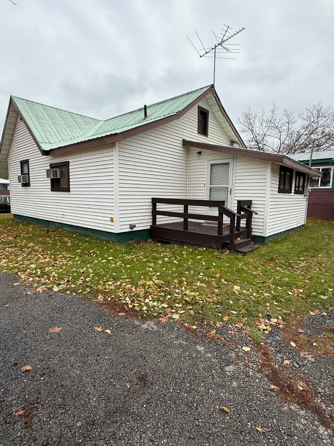 210 E Missoula Avenue Property Photo 3