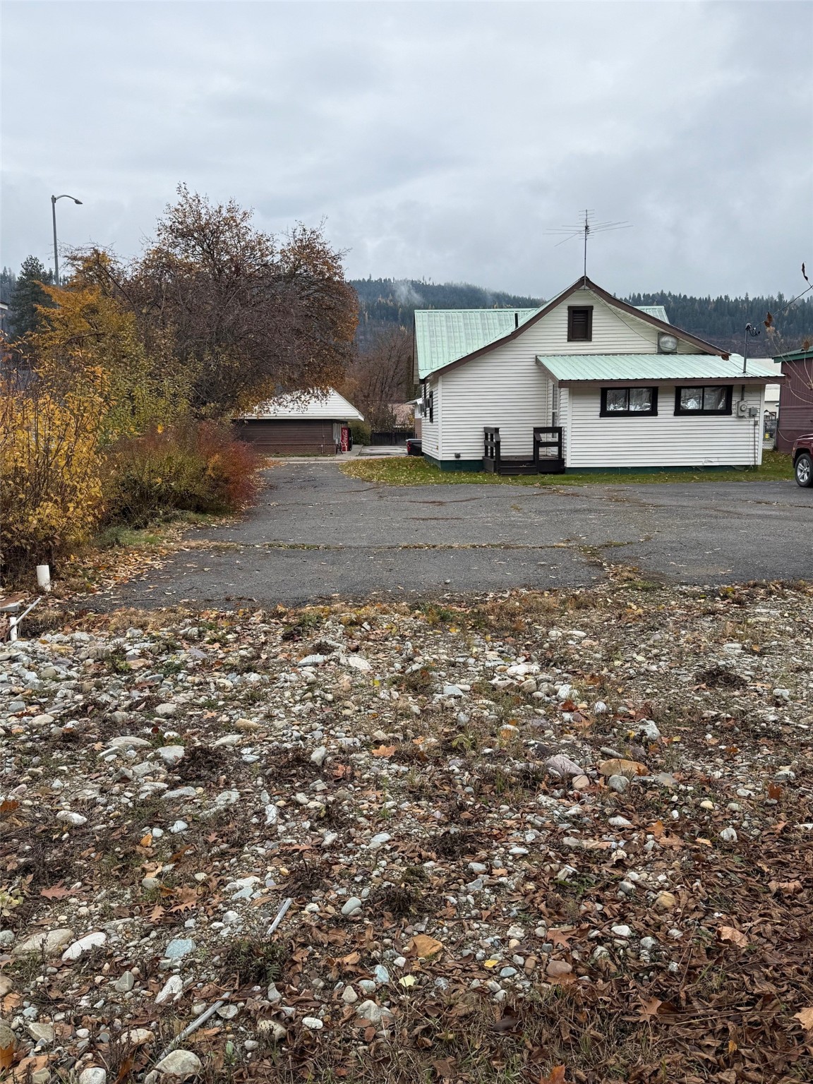 210 E Missoula Avenue Property Photo 5