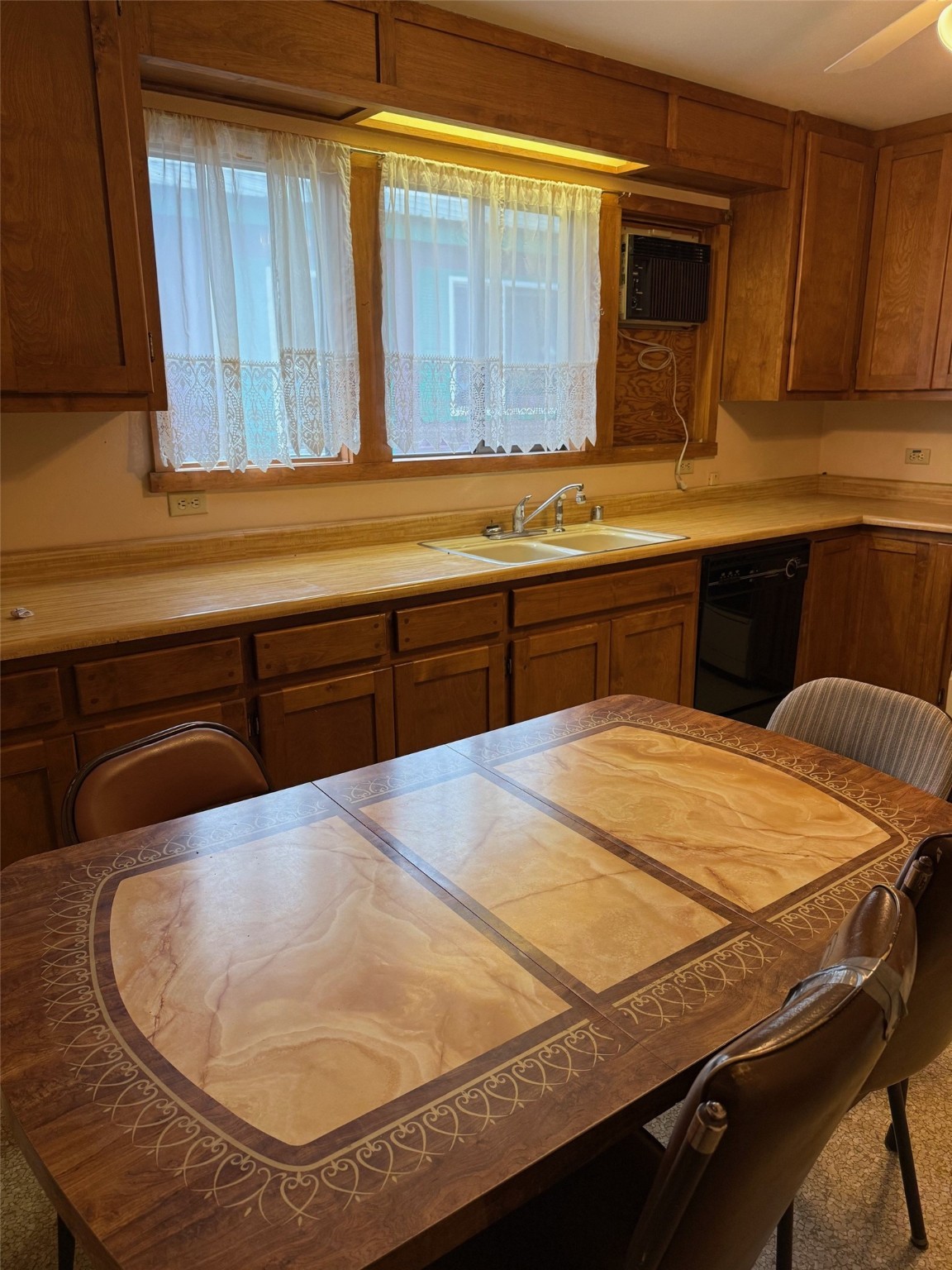 210 E Missoula Avenue Property Photo 13