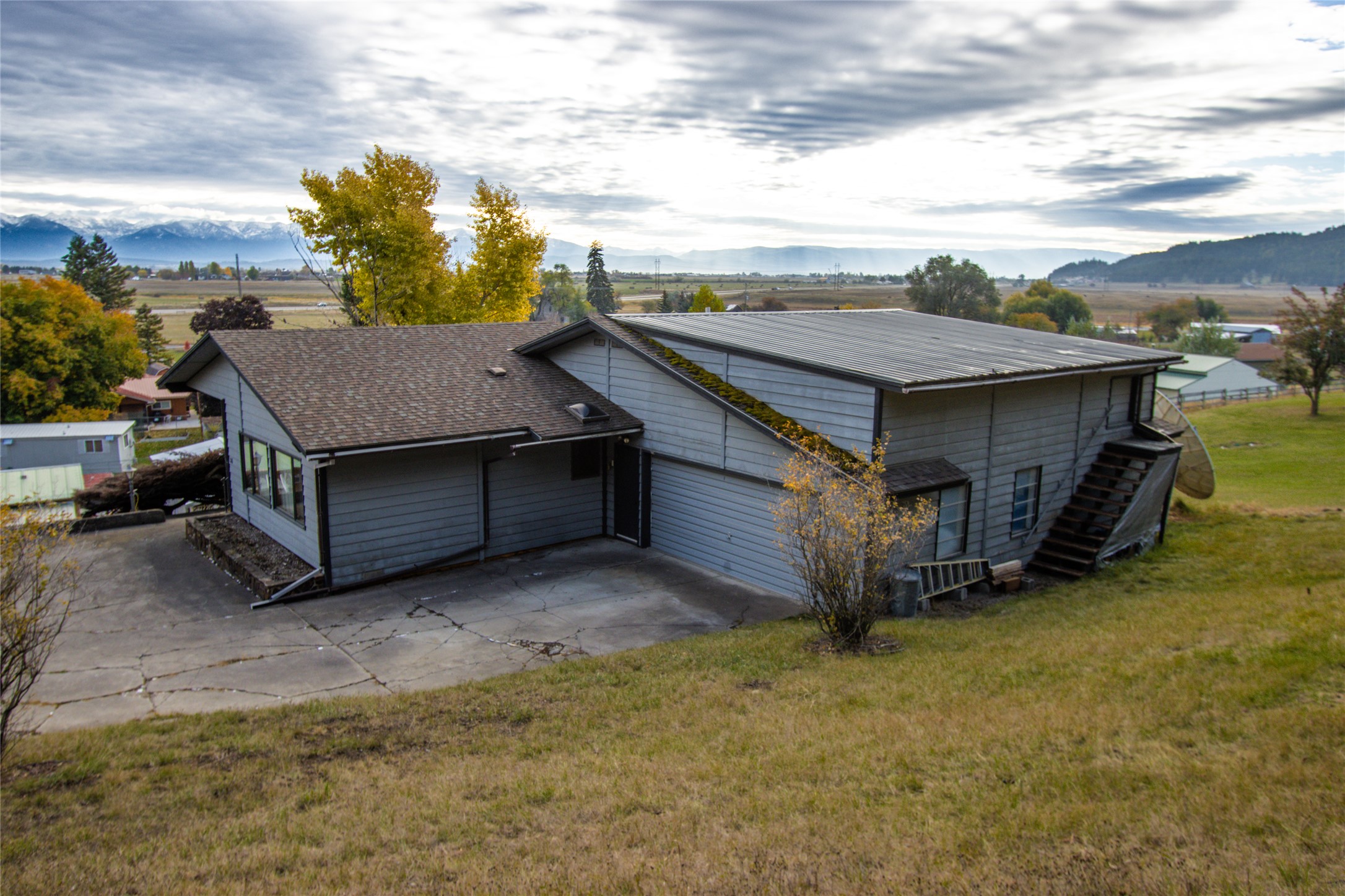 126 Forest Hill Village Property Photo 3