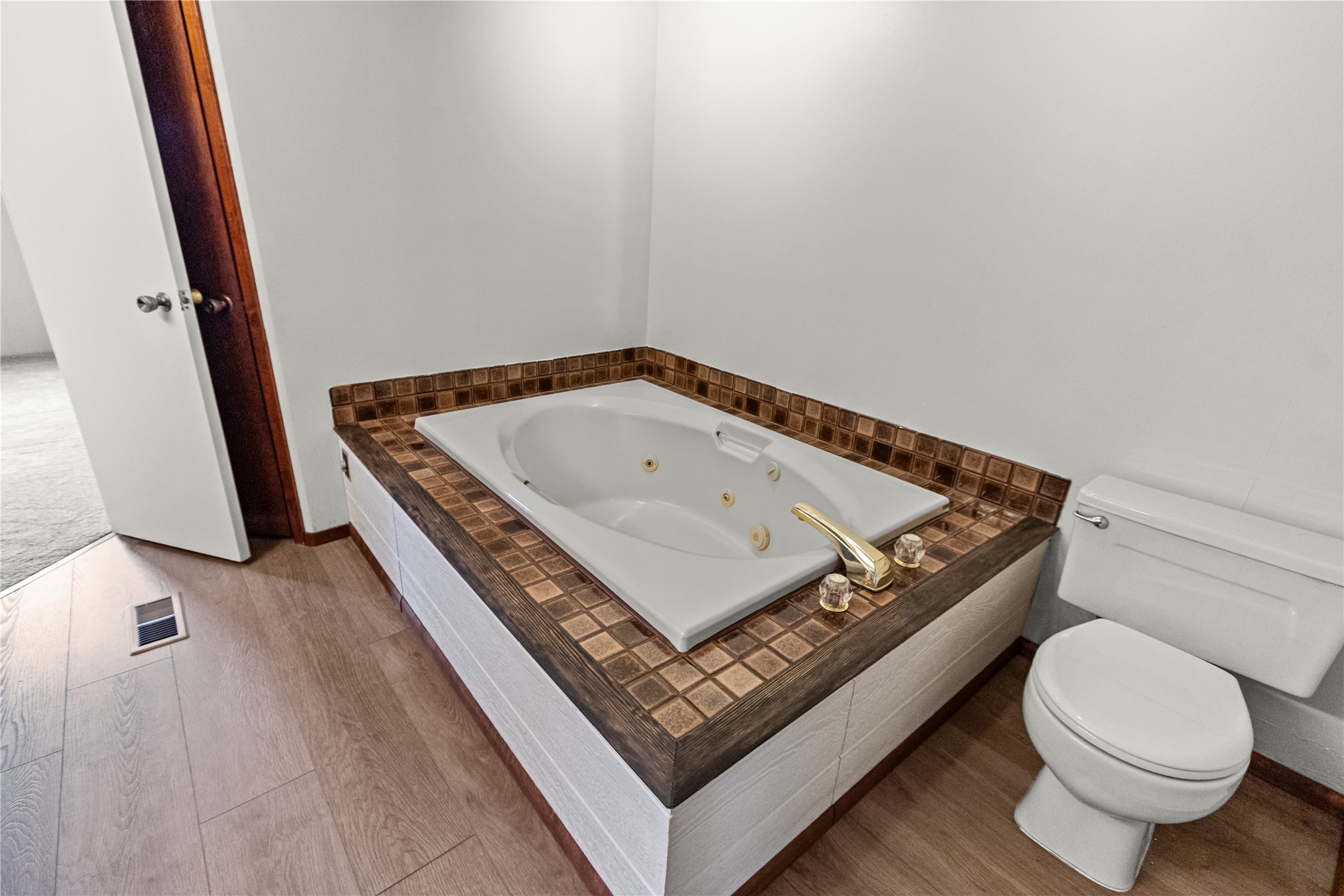 126 Forest Hill Village Property Photo 15
