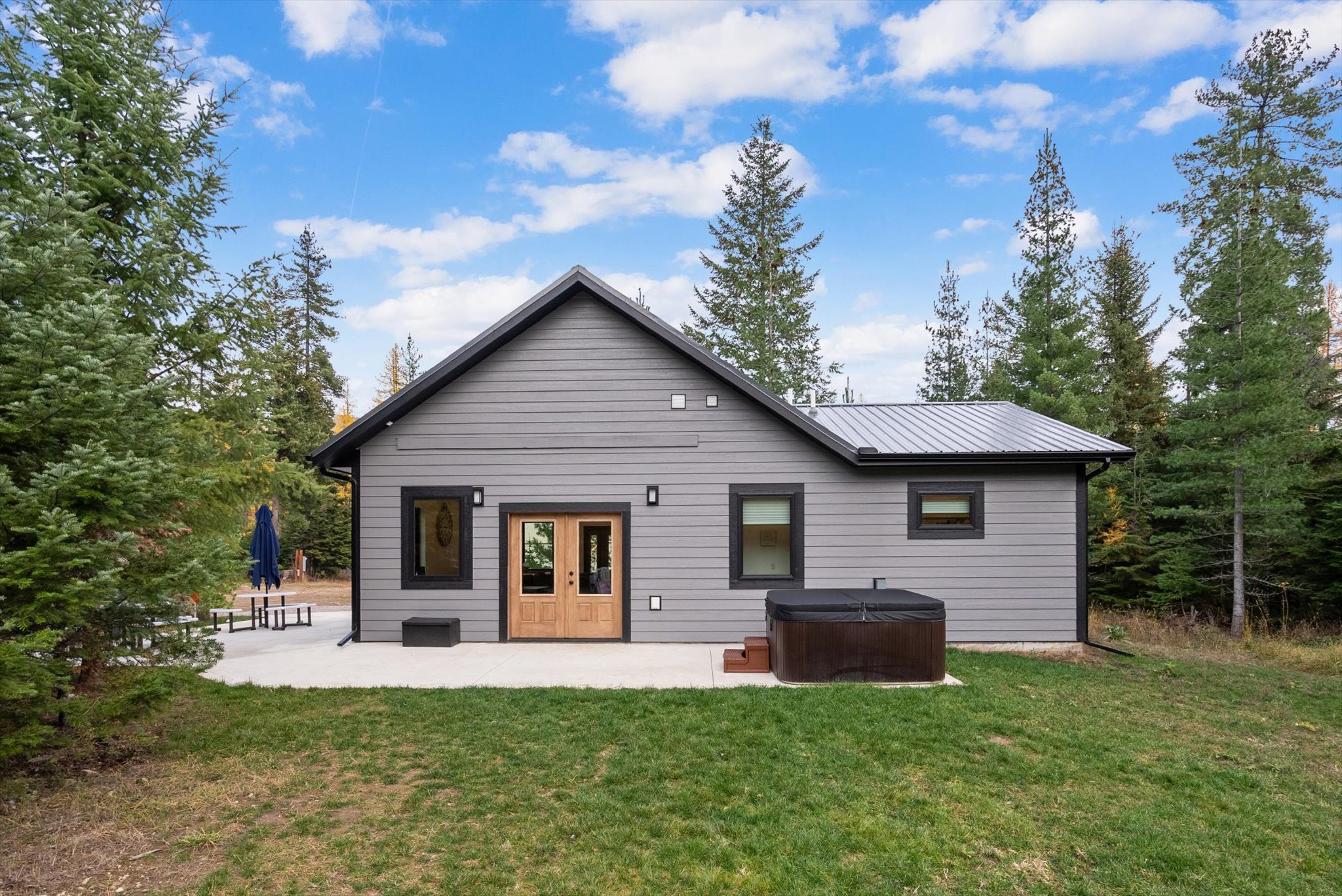 3740 Foothill Road Property Photo 6