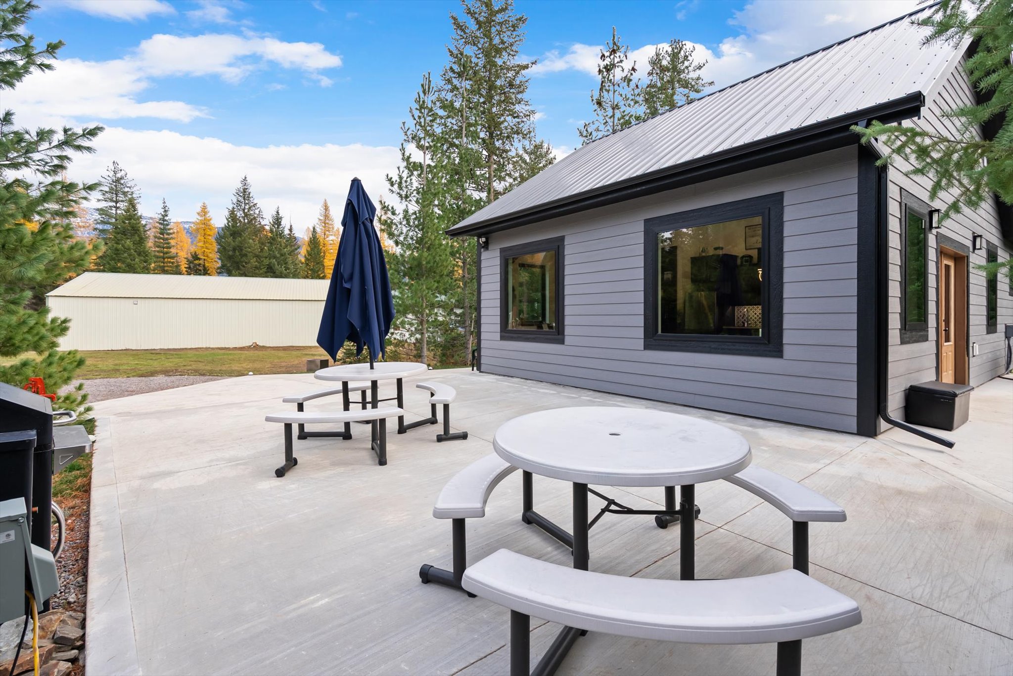 3740 Foothill Road Property Photo 10