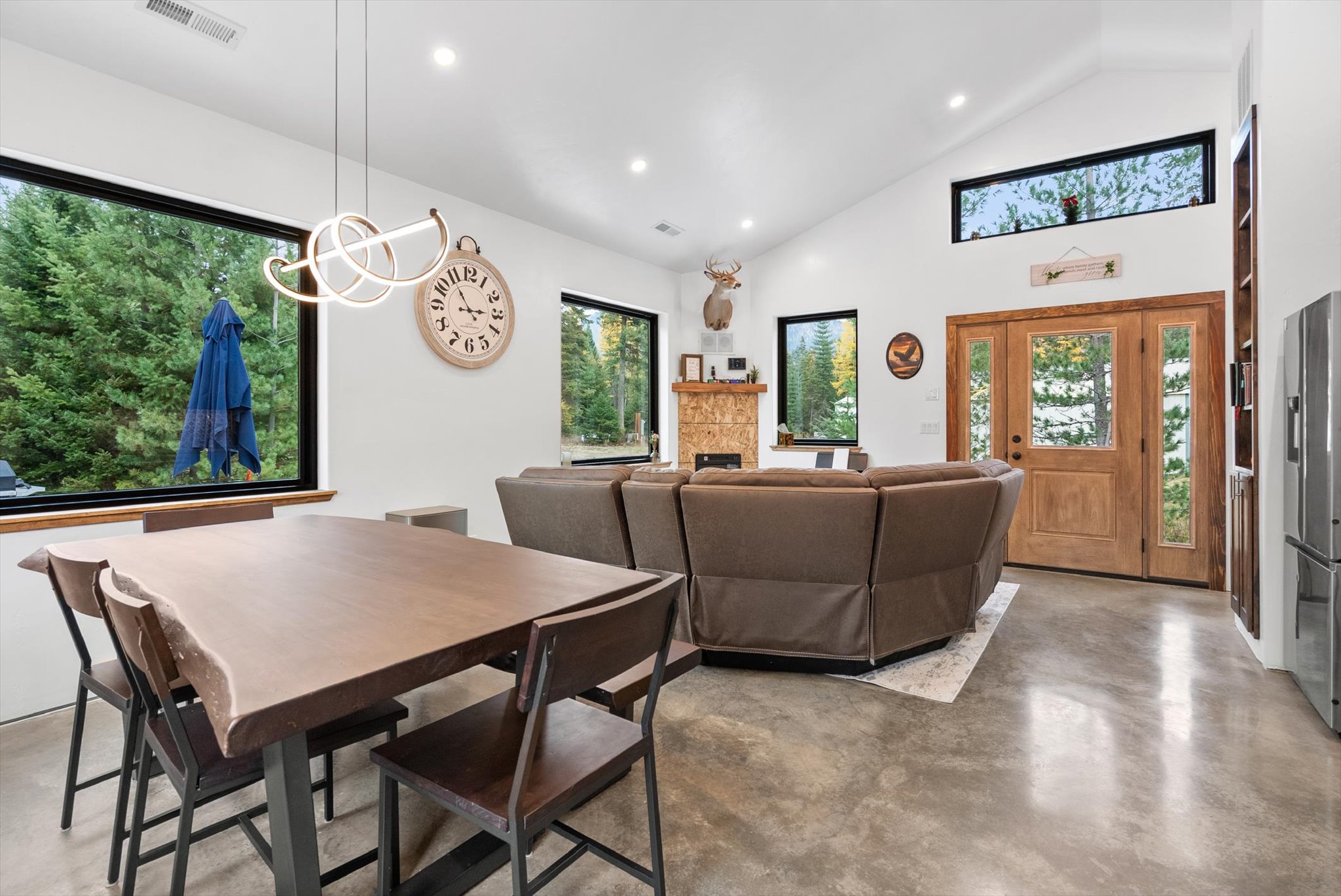 3740 Foothill Road Property Photo 15