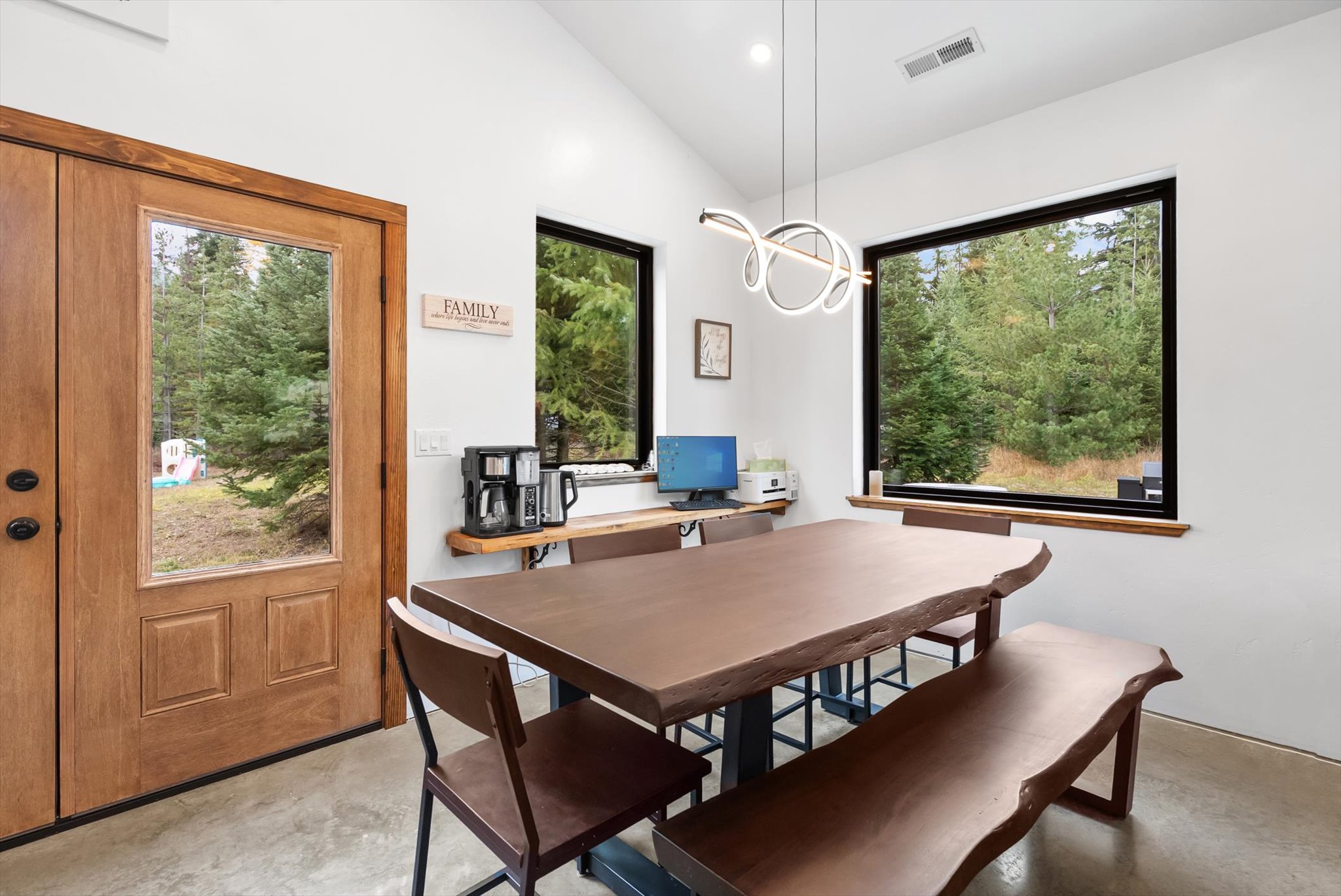 3740 Foothill Road Property Photo 18