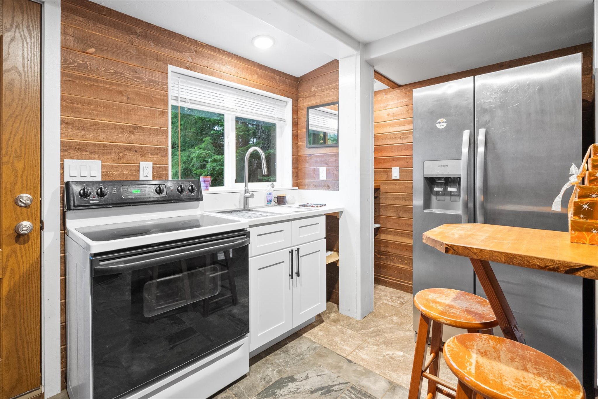 3740 Foothill Road Property Photo 37