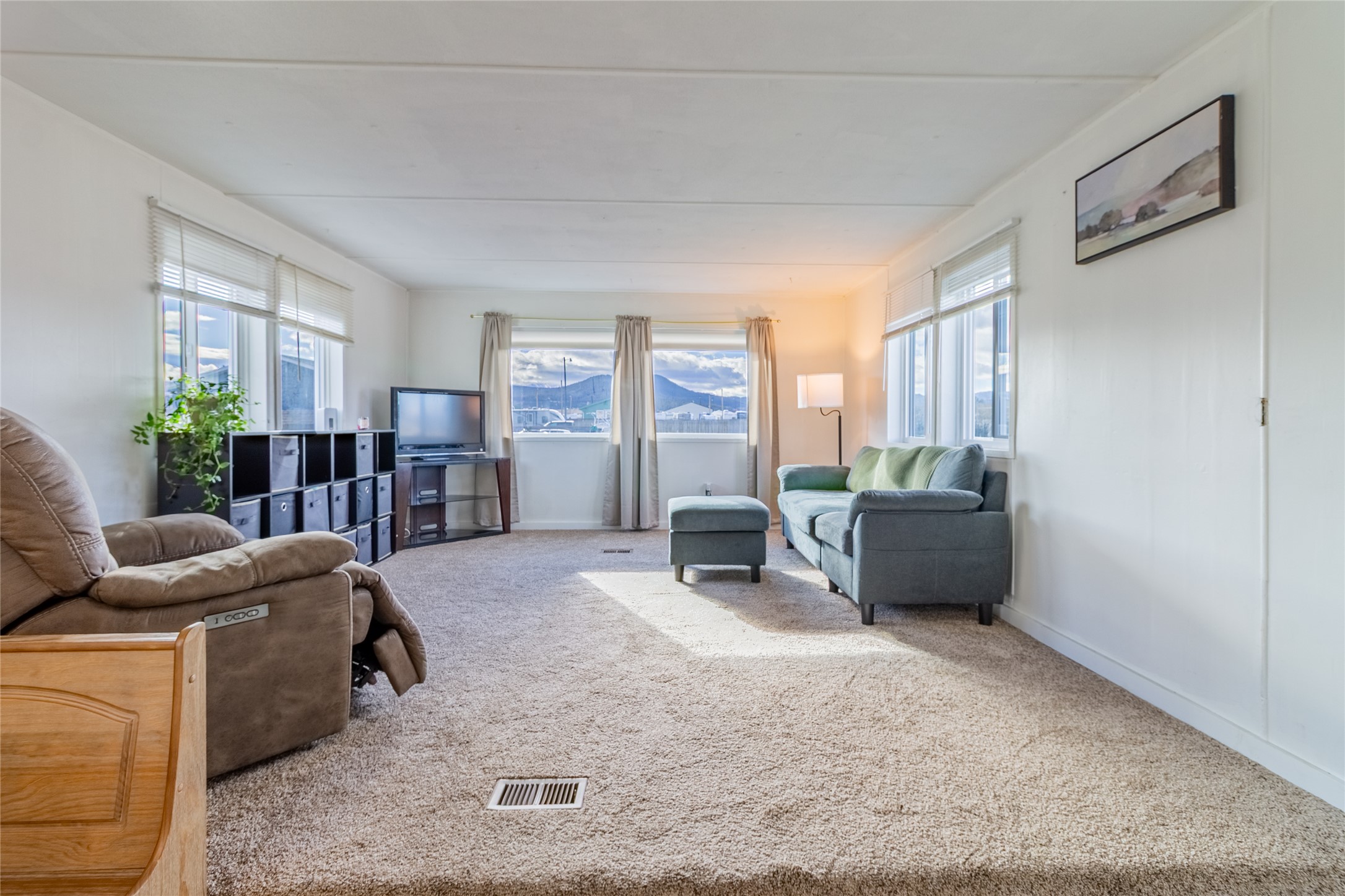140 Shoestring Annie Road Property Photo 6