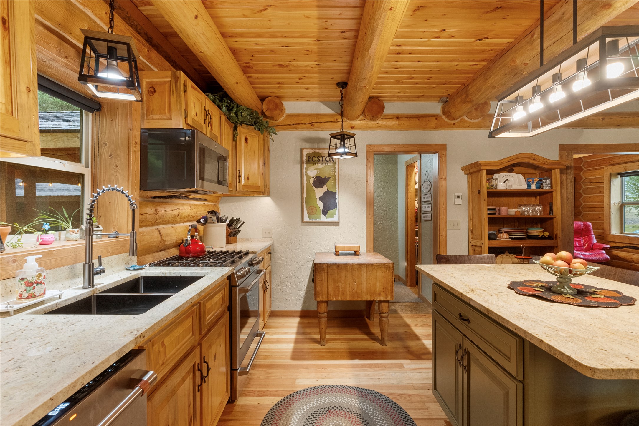 9348 West Fork Road Property Photo 6