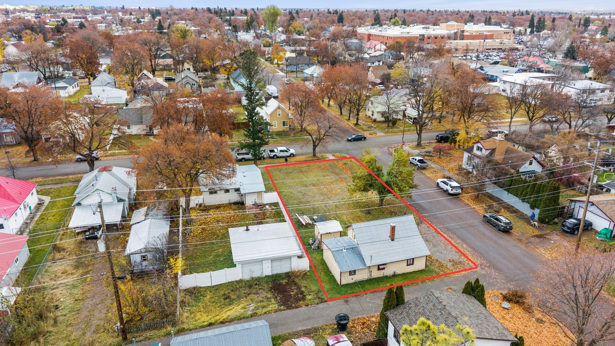 446 7th Avenue W Property Photo 2