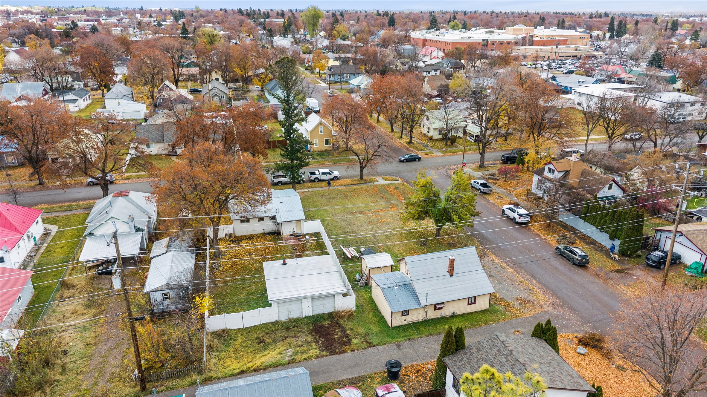 446 7th Avenue W Property Photo 9