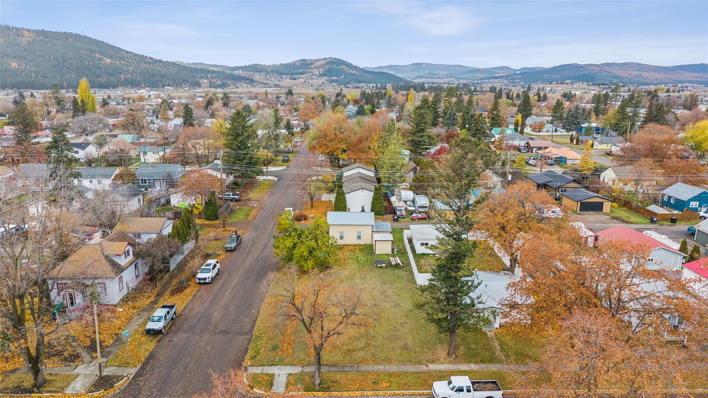 446 7th Avenue W Property Photo 10
