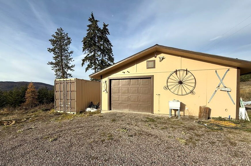 19649 Golden Pine Lane Property Photo 11