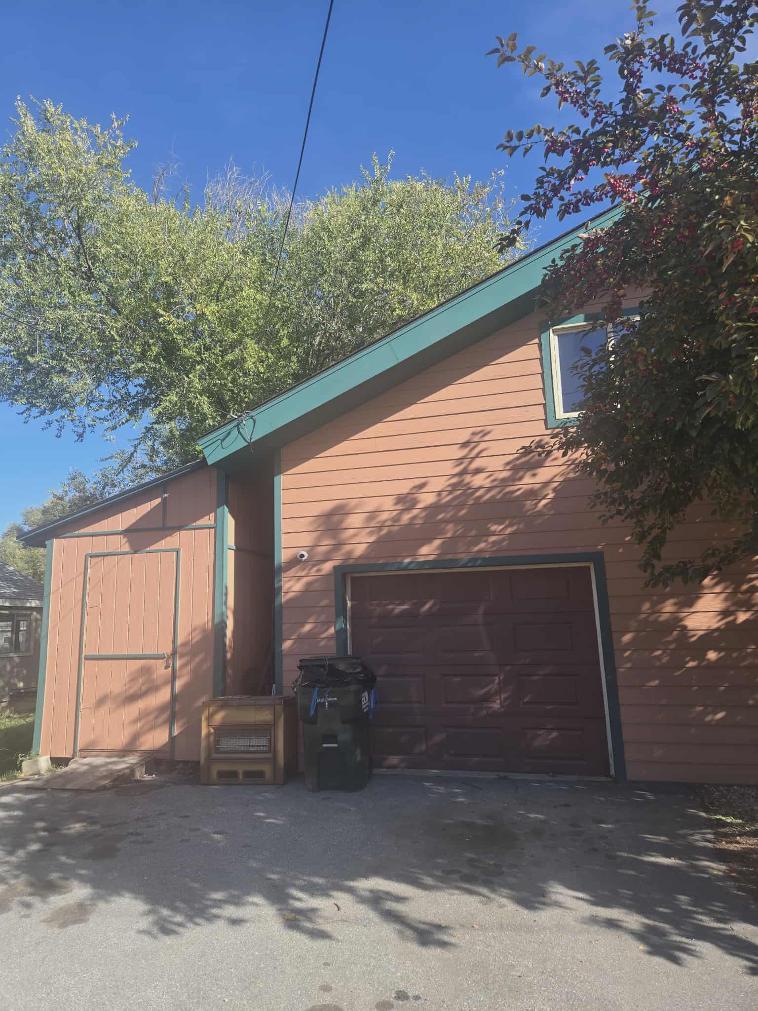 216 Flower Street Property Photo 2