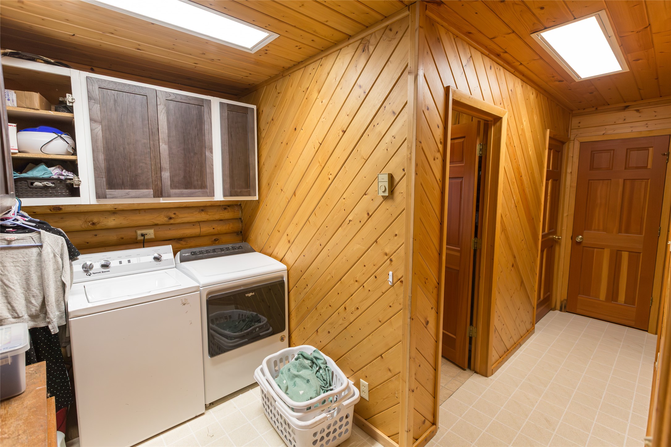 2213 Main Street E Property Photo 59