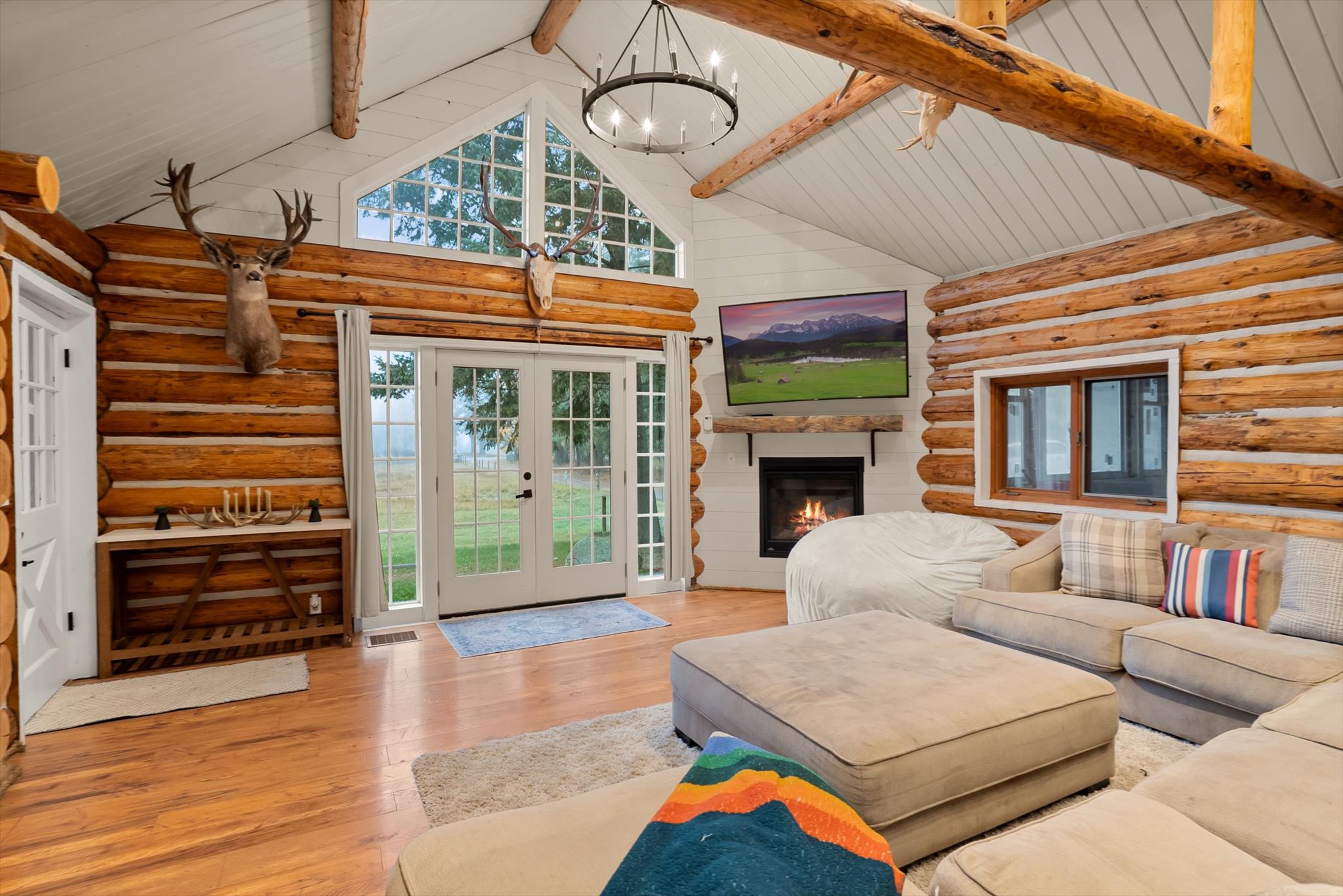 599 Van Sant Road Property Photo 3