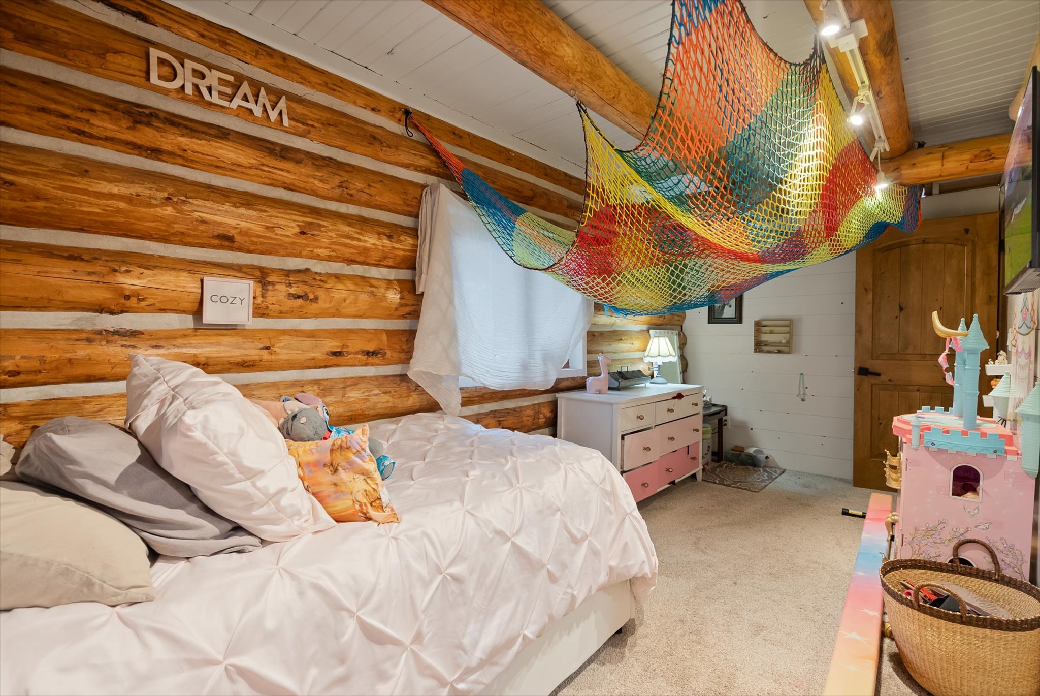 599 Van Sant Road Property Photo 13
