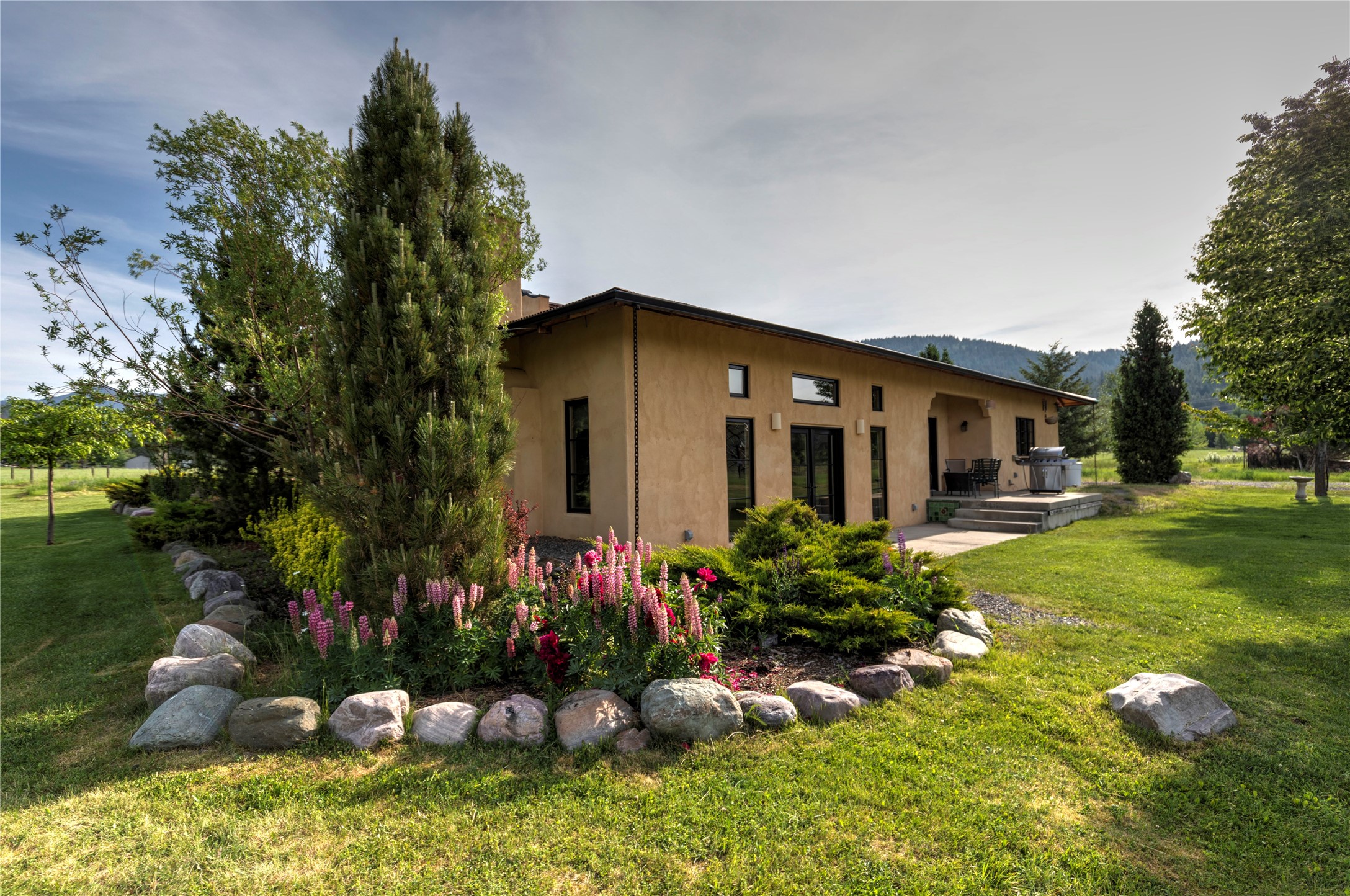 4175 Rattlesnake Drive Property Photo 3