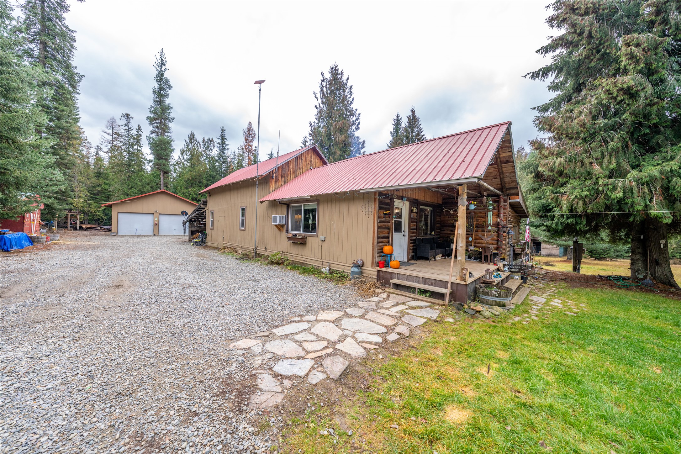 613 Tamarack Drive Property Photo 1