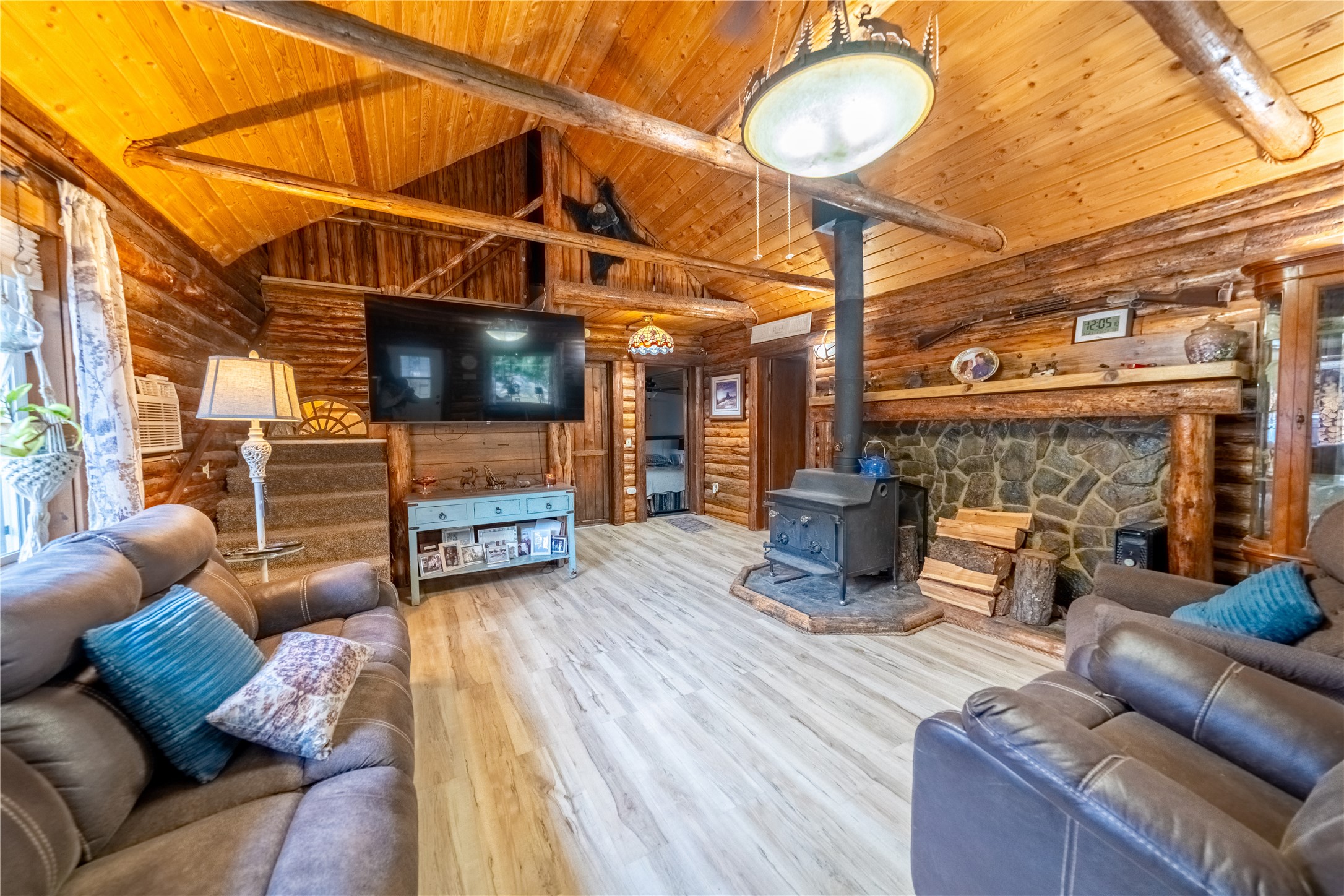 613 Tamarack Drive Property Photo 11