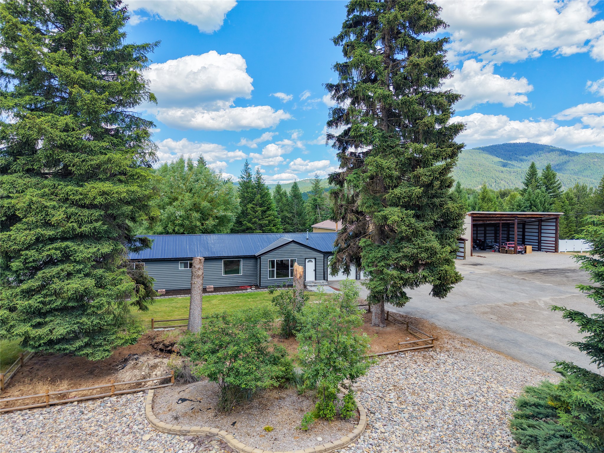 41915 Us Highway 2 Property Photo 11