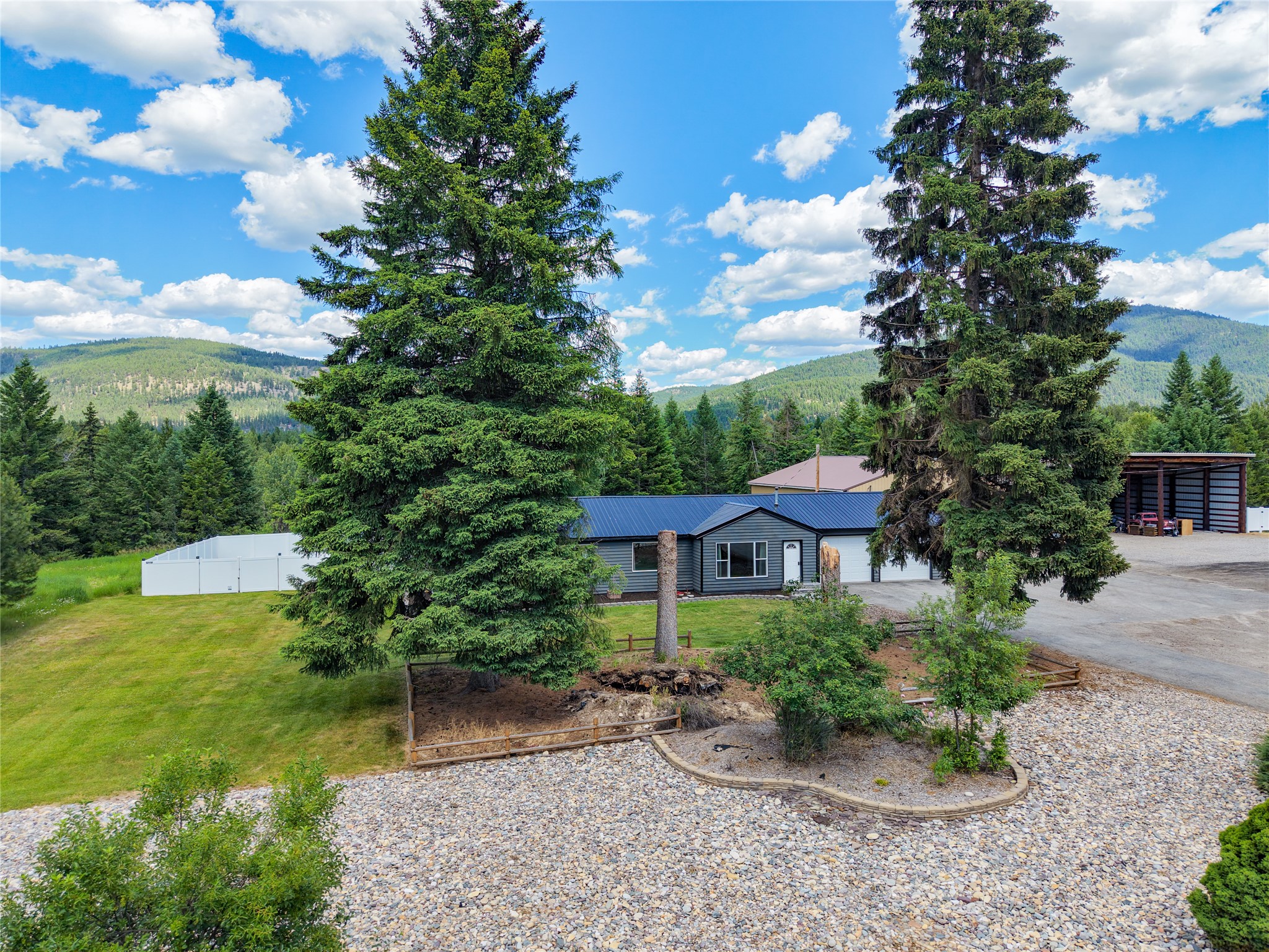 41915 Us Highway 2 Property Photo 13