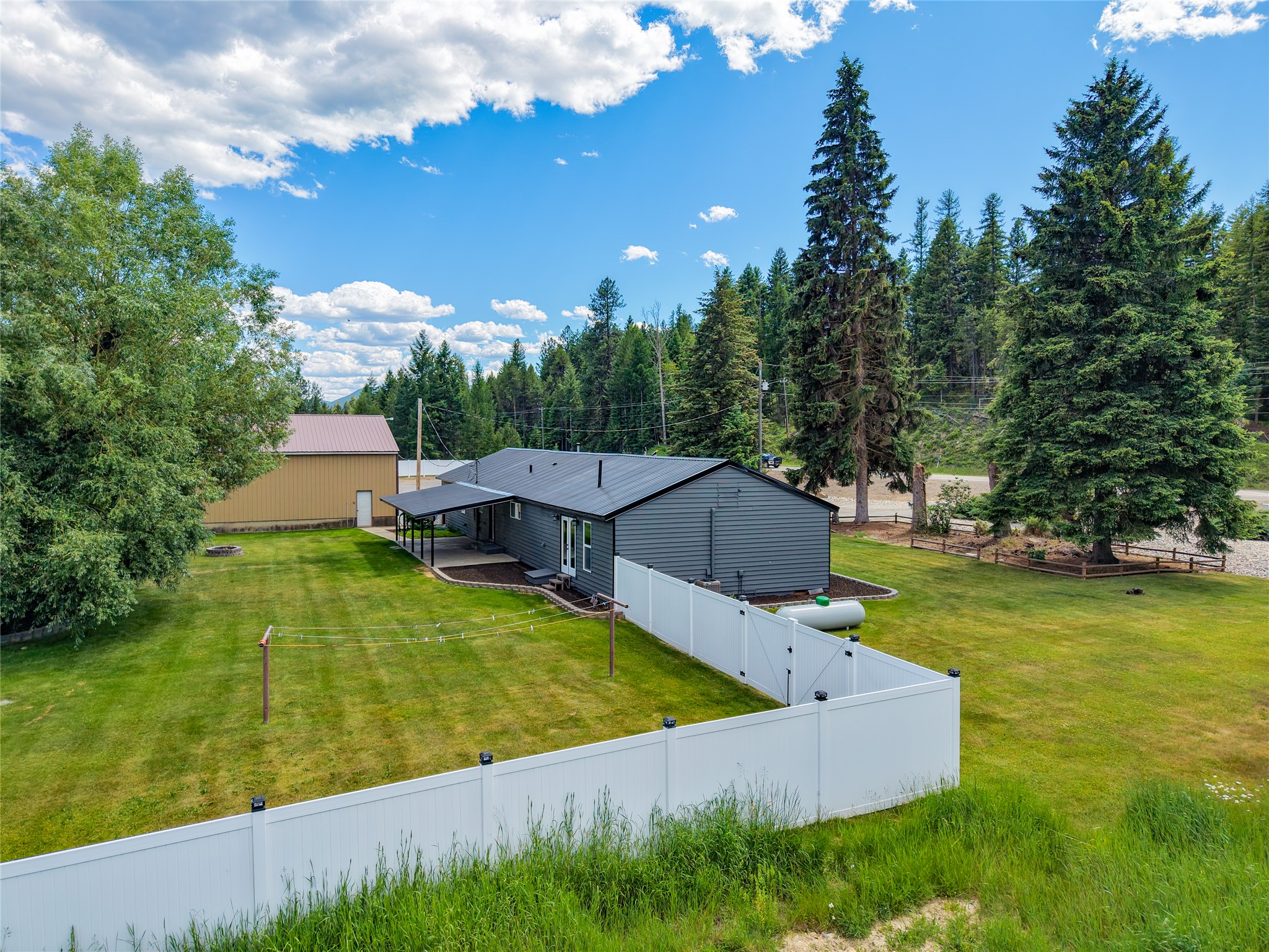 41915 Us Highway 2 Property Photo 17