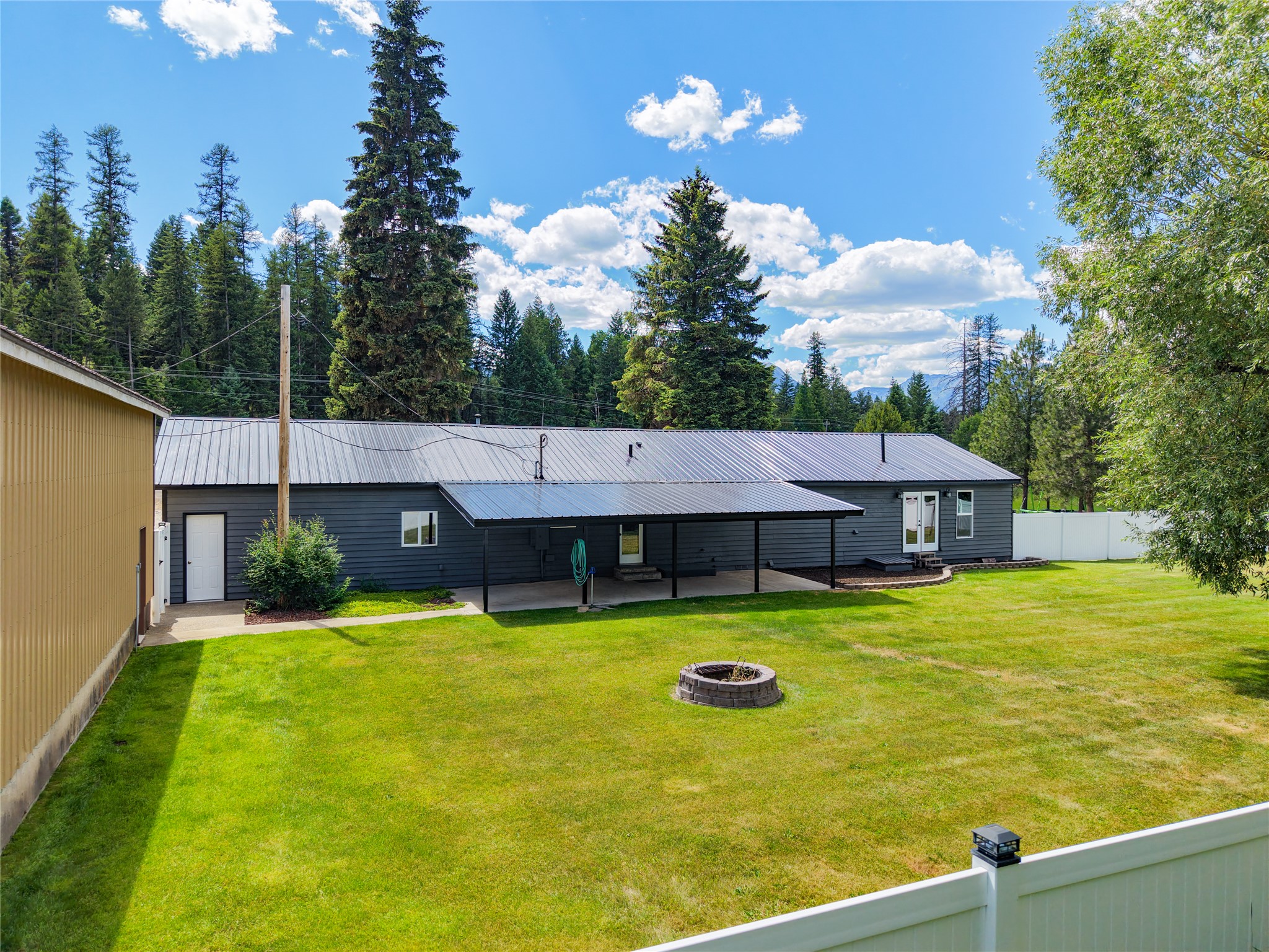 41915 Us Highway 2 Property Photo 21
