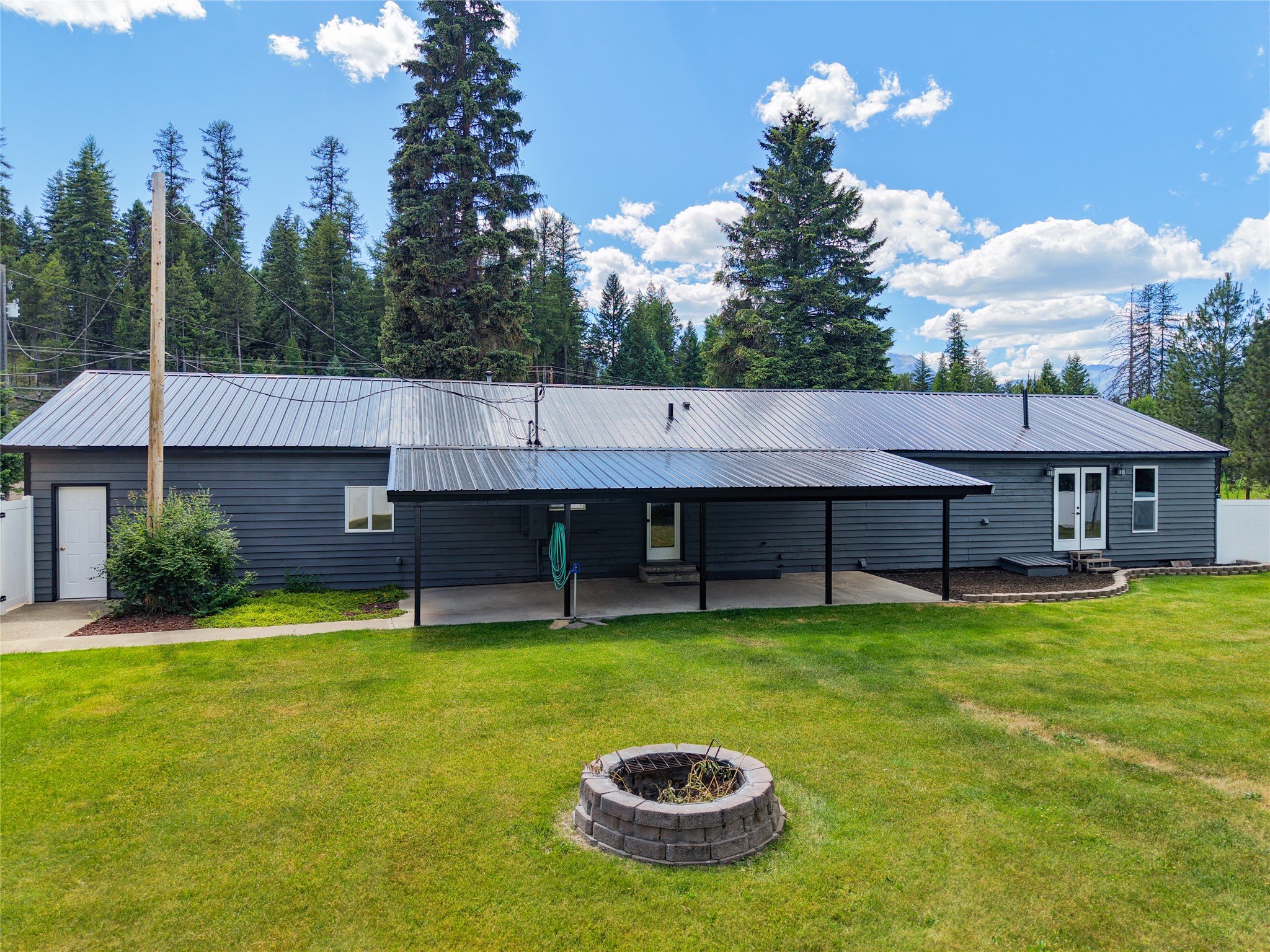 41915 Us Highway 2 Property Photo 22