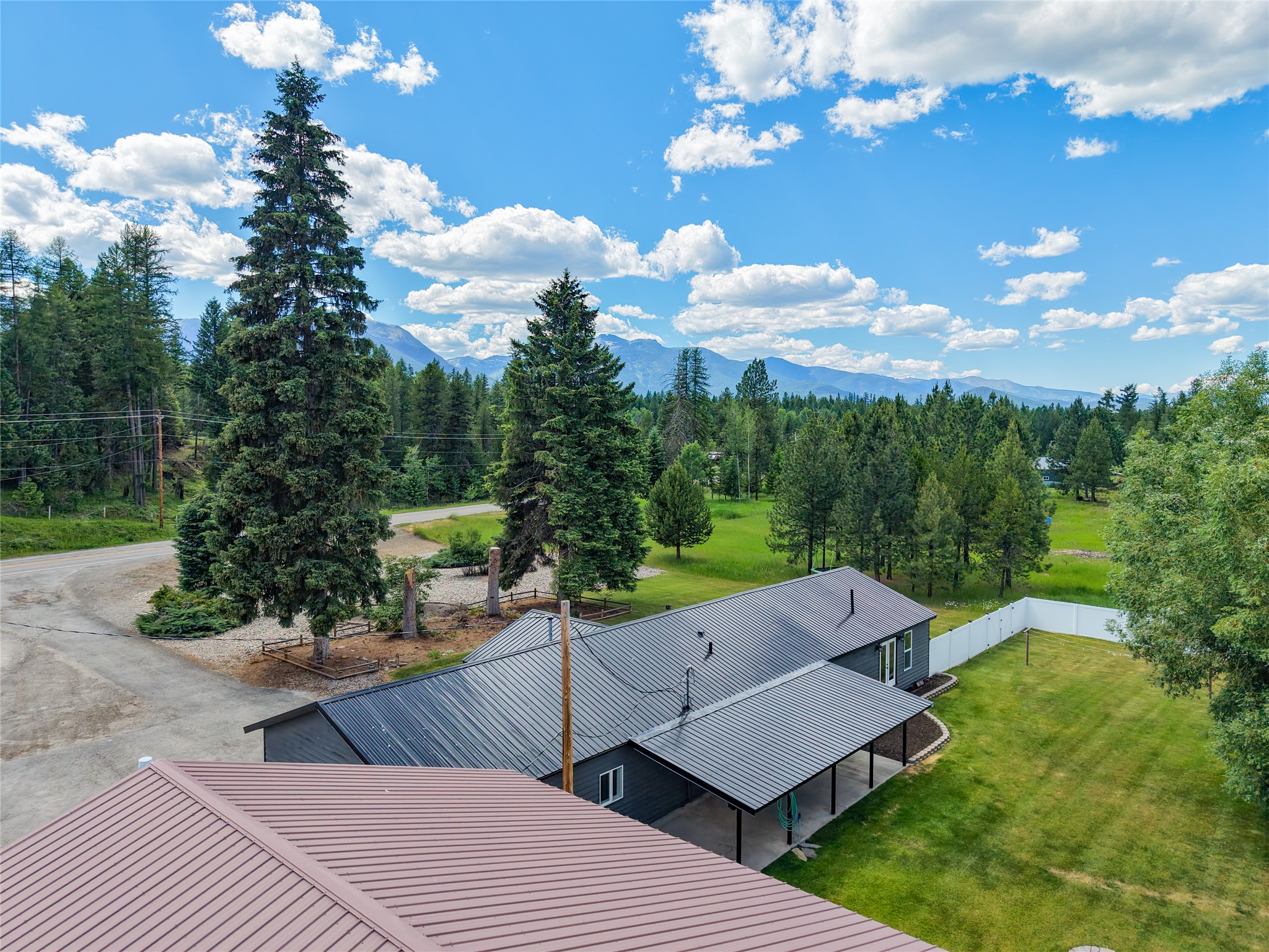 41915 Us Highway 2 Property Photo 23