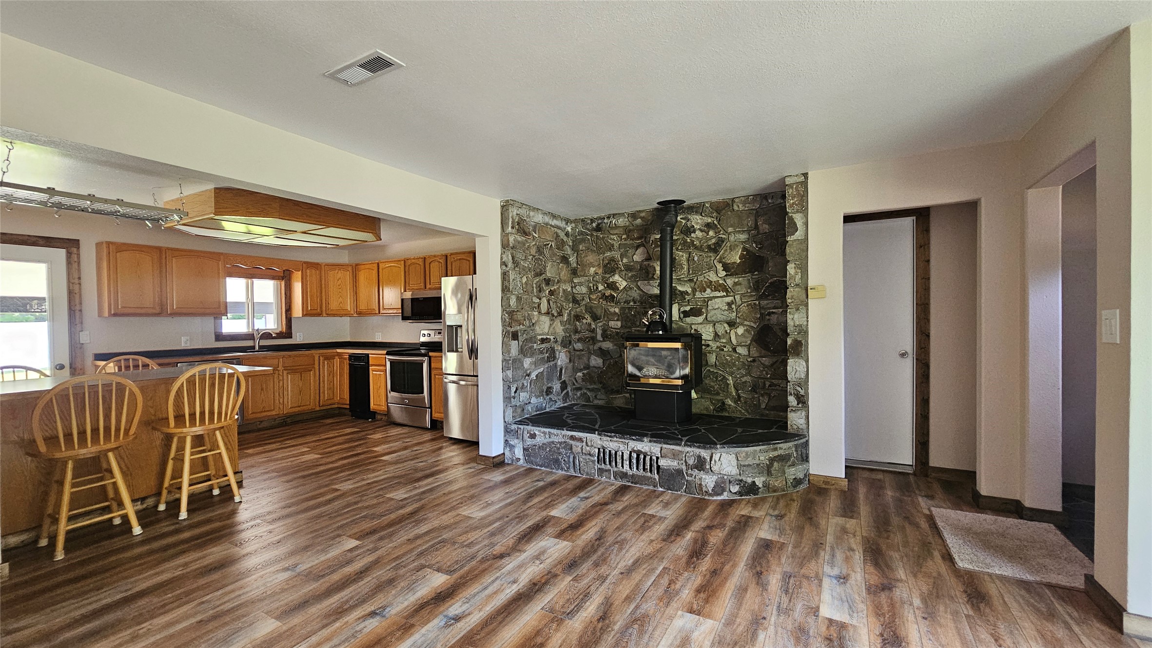 41915 Us Highway 2 Property Photo 27