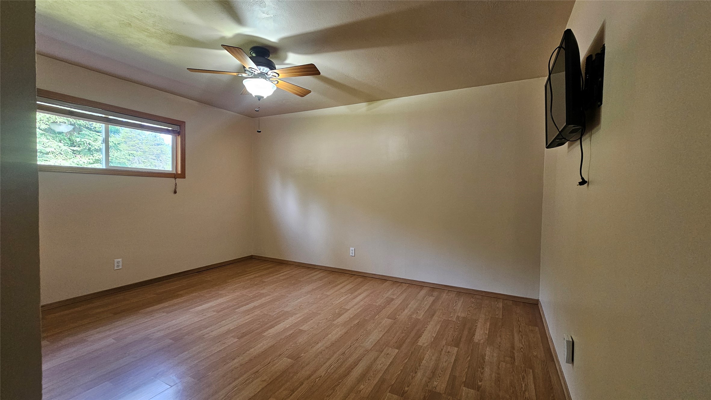 41915 Us Highway 2 Property Photo 40
