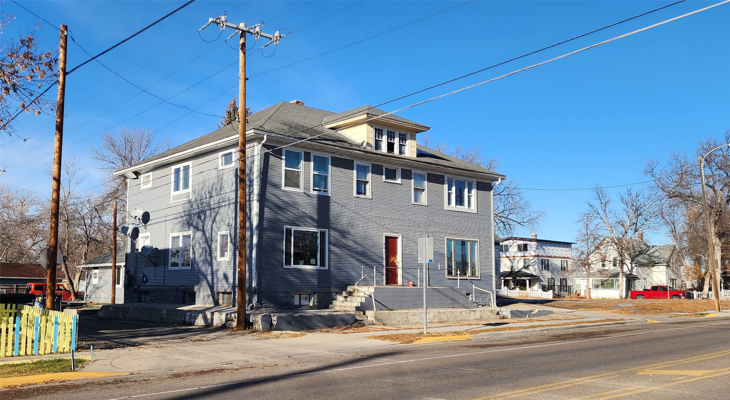208 9th Street S Property Photo 1