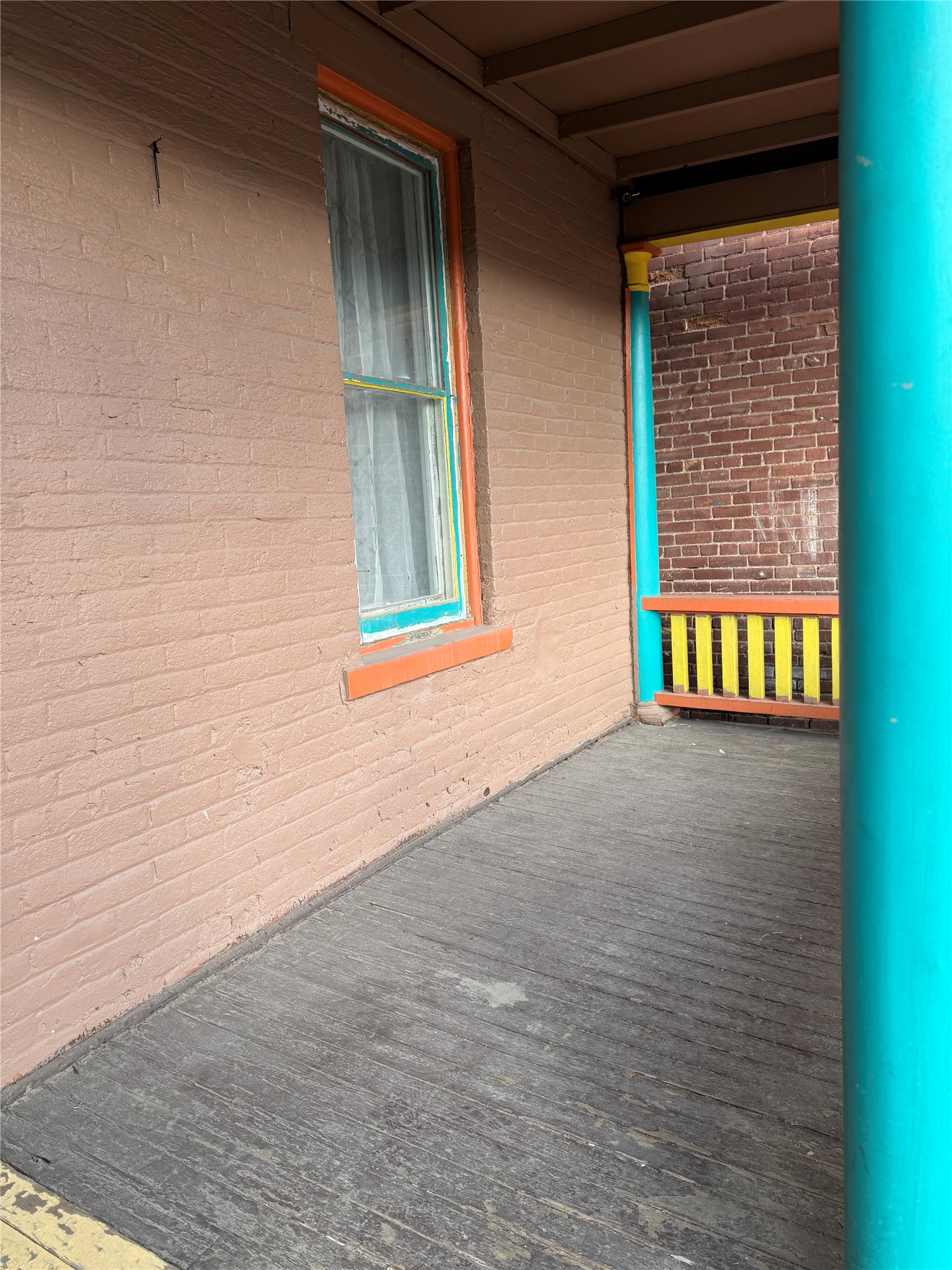 527 W Park Street Property Photo 3