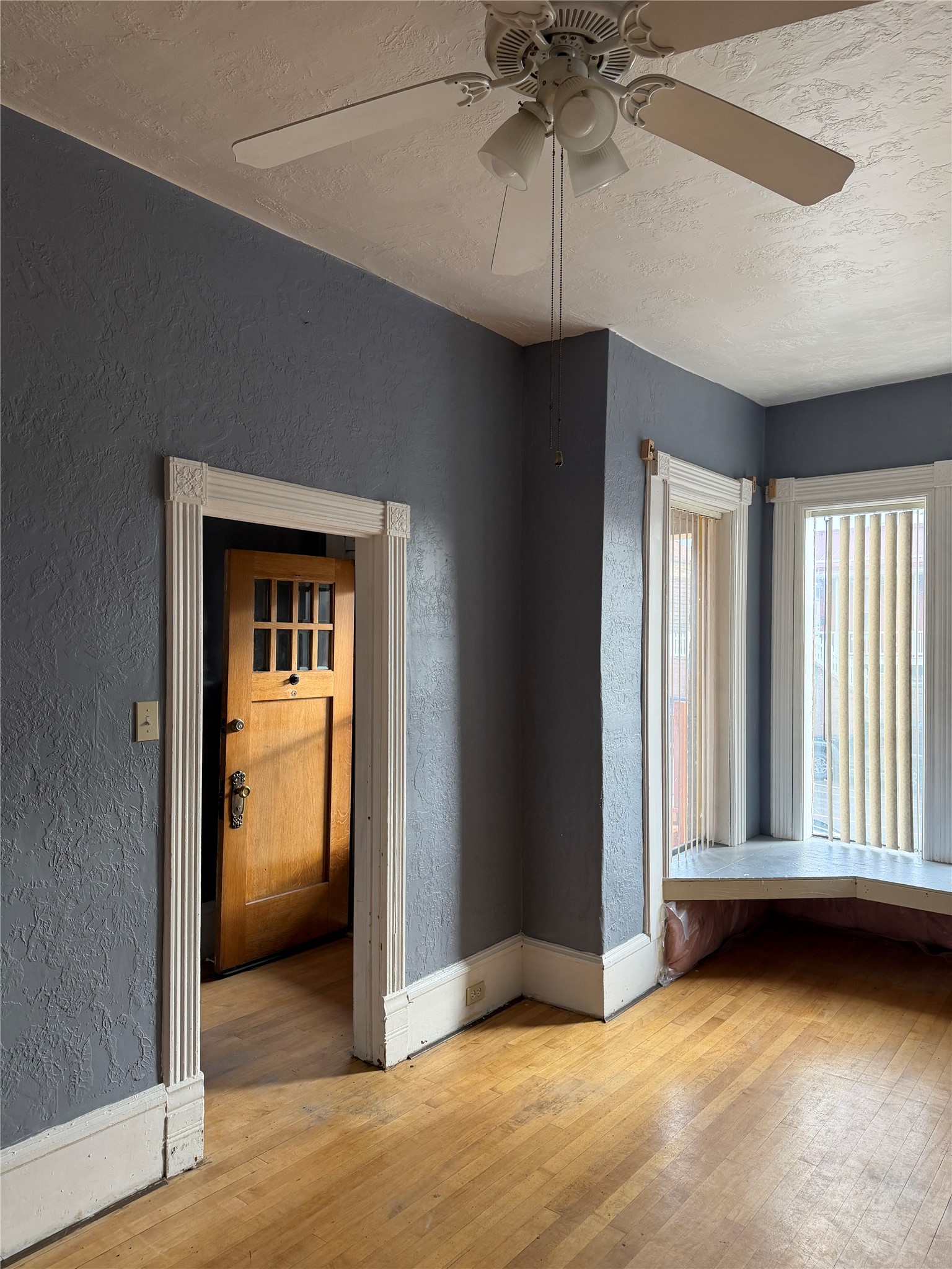527 W Park Street Property Photo 5