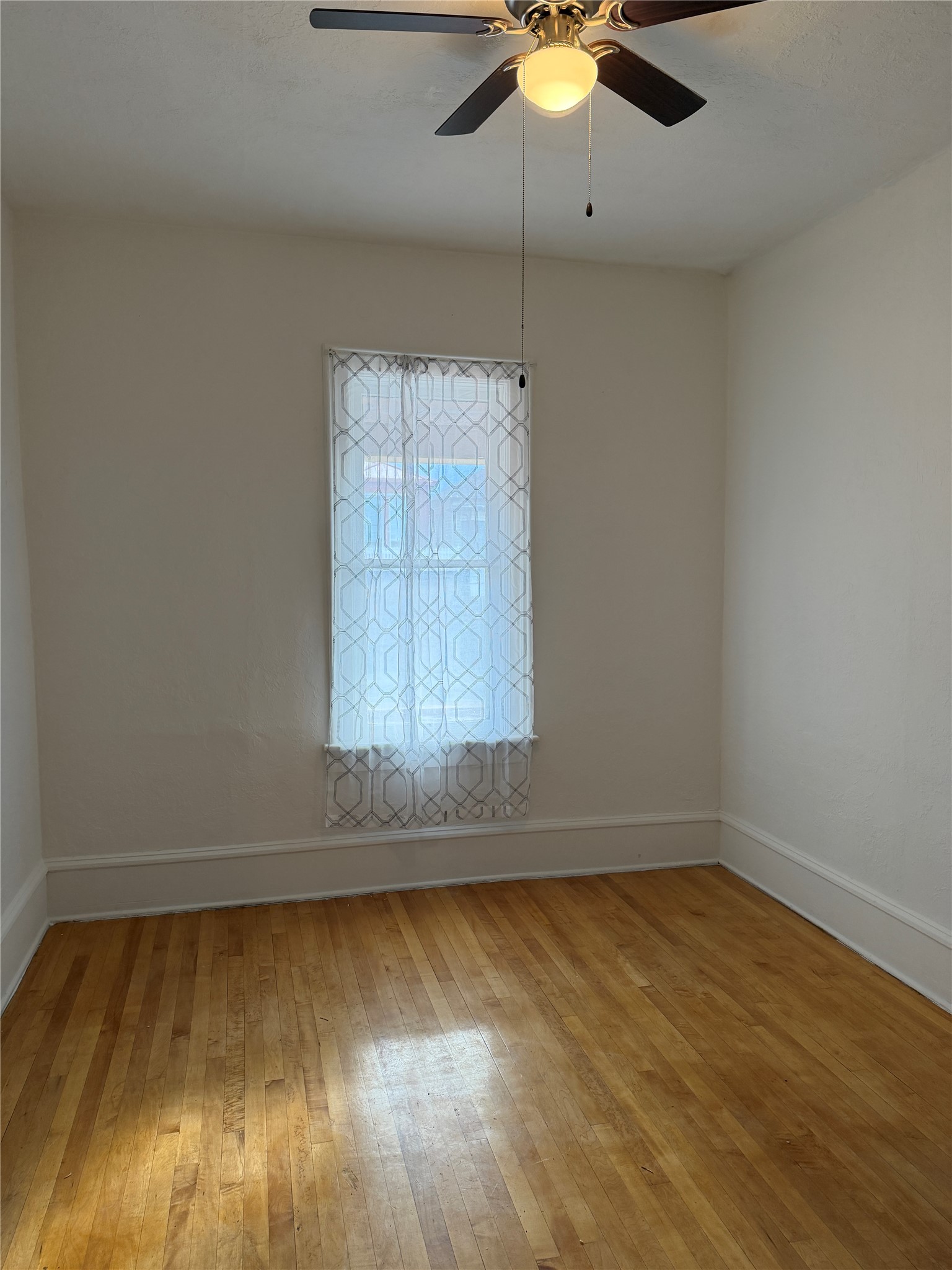 527 W Park Street Property Photo 7