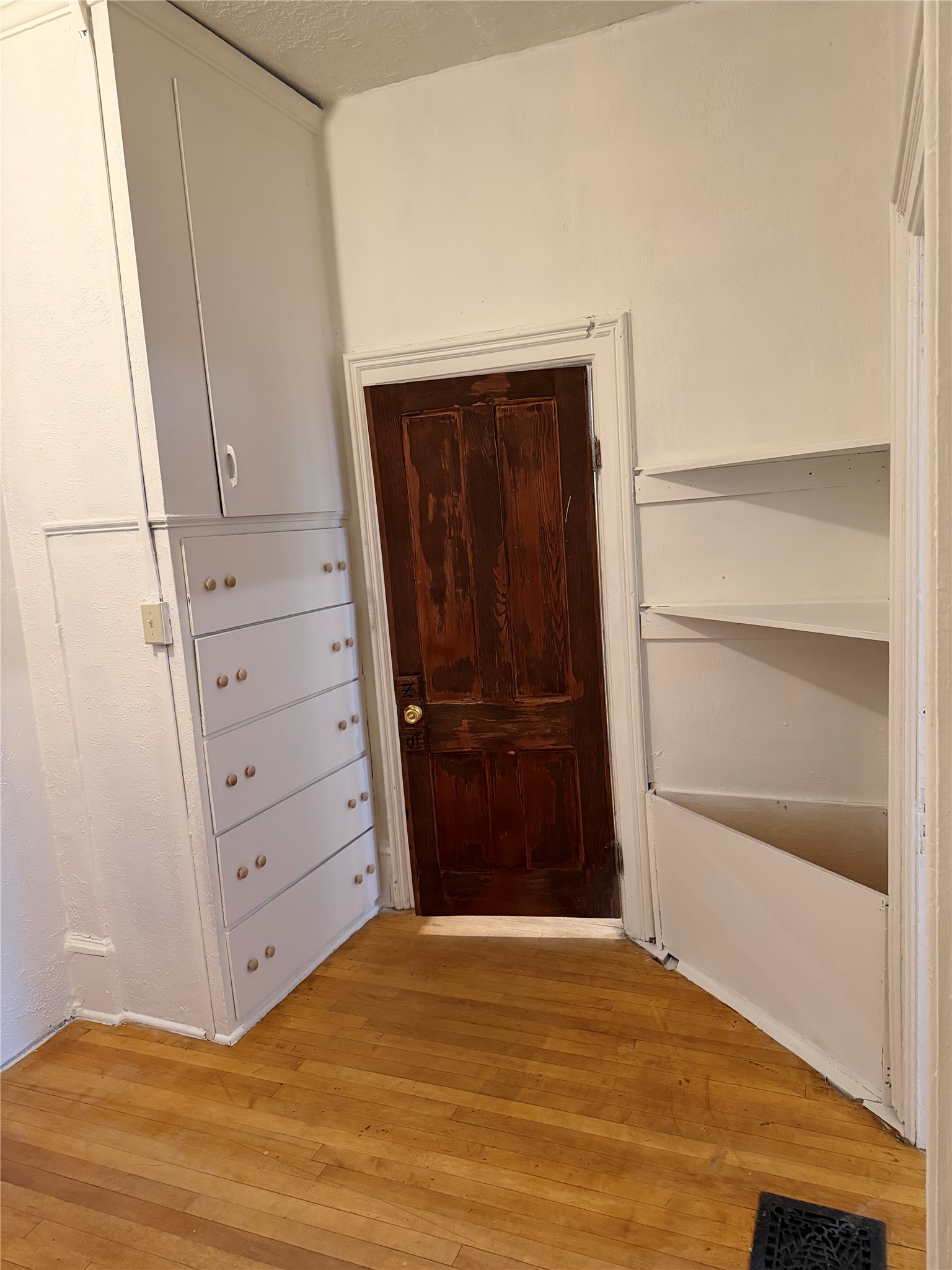 527 W Park Street Property Photo 10