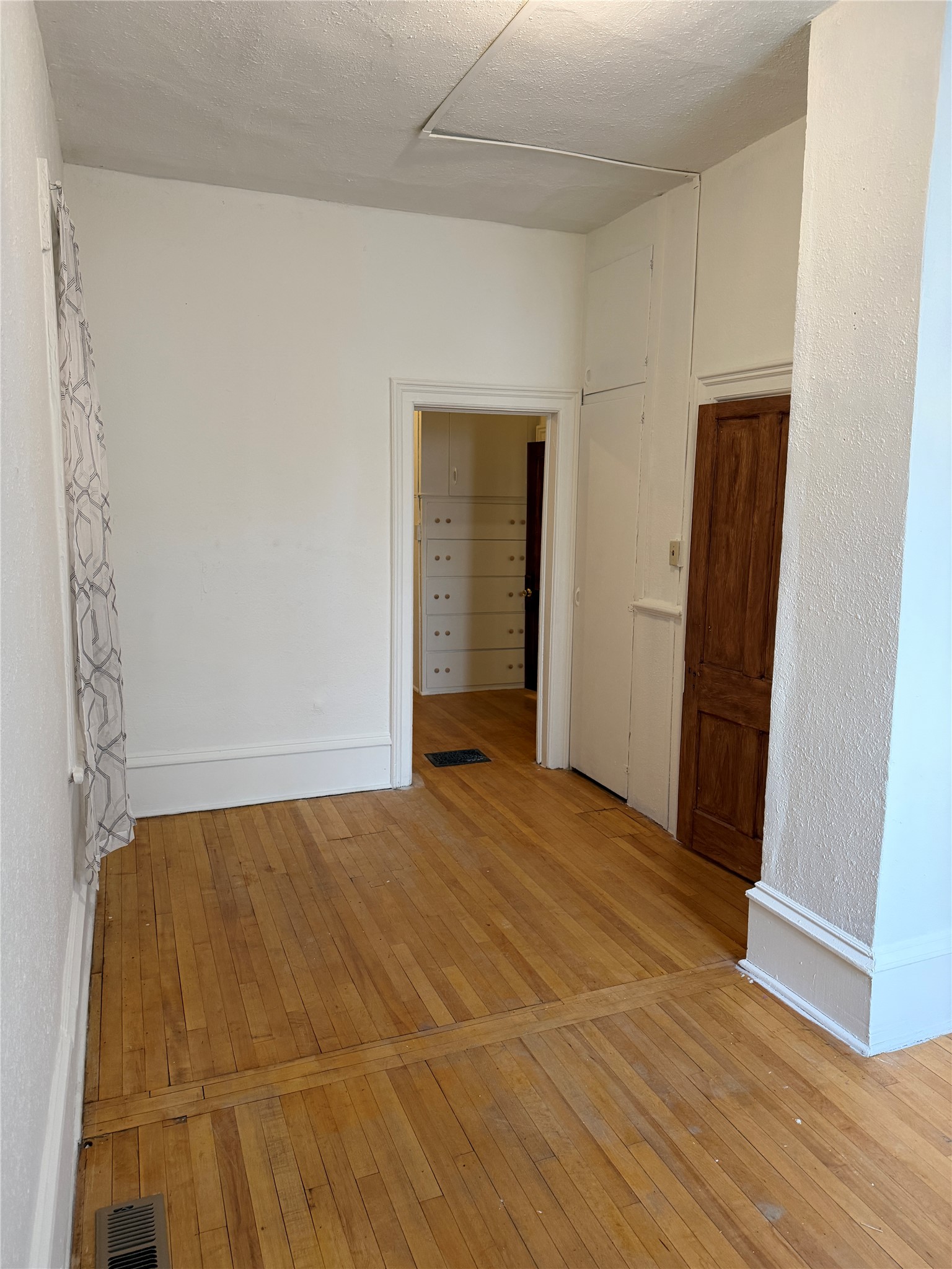 527 W Park Street Property Photo 11