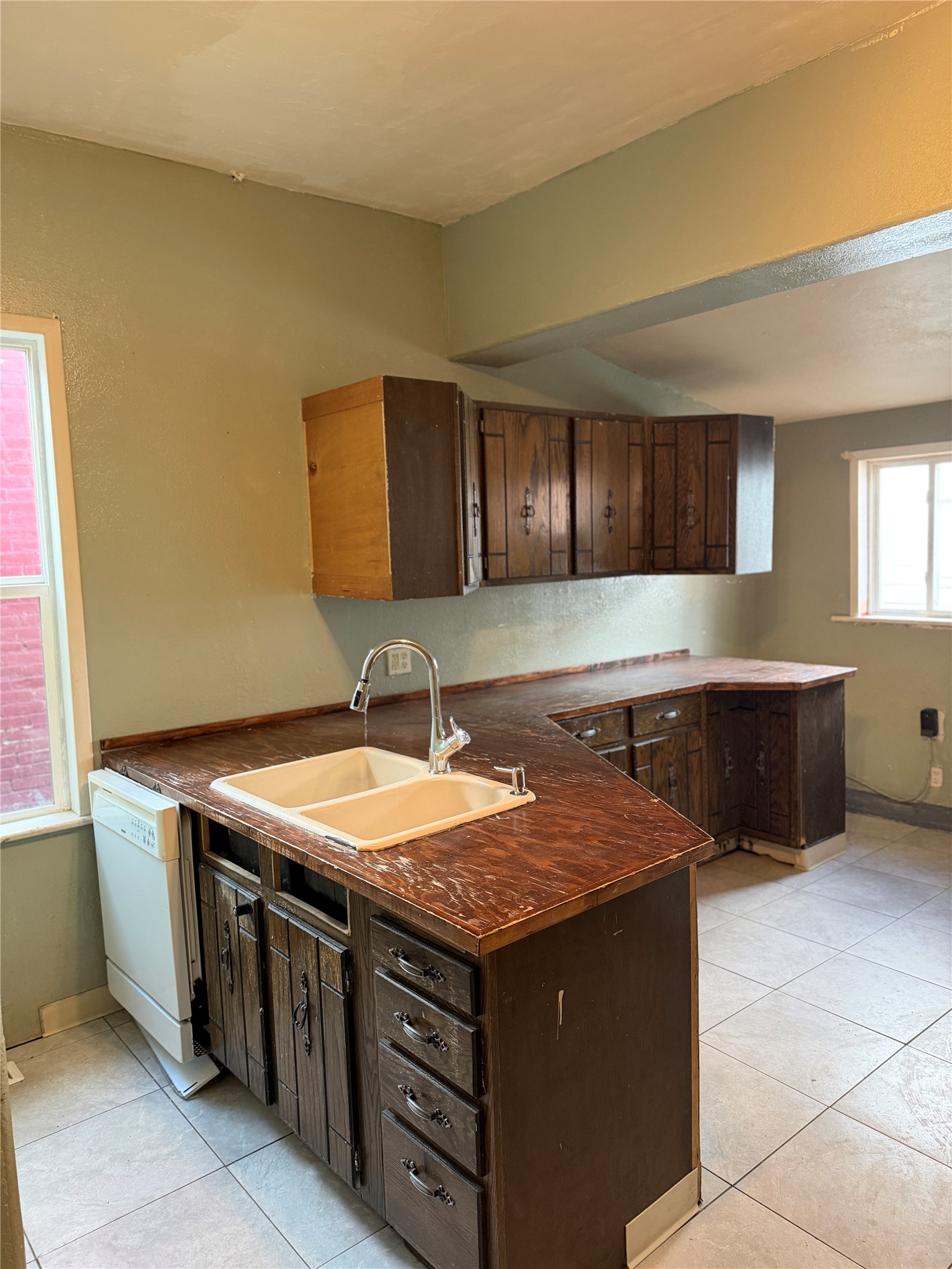 527 W Park Street Property Photo 13