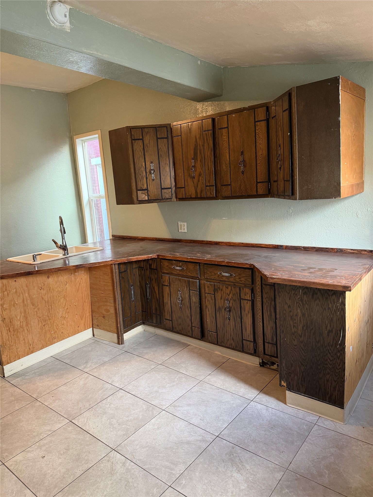 527 W Park Street Property Photo 14