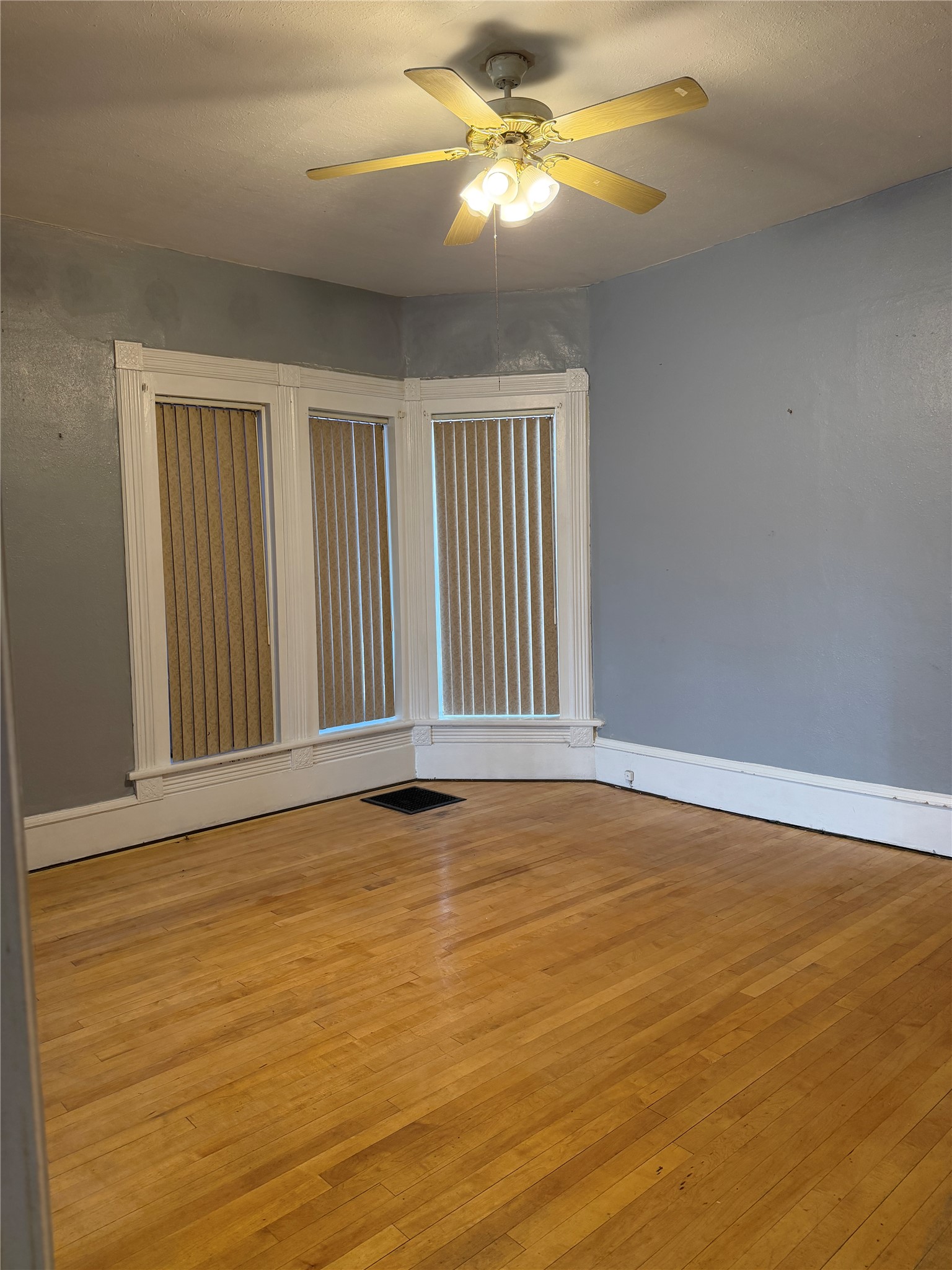 527 W Park Street Property Photo 15