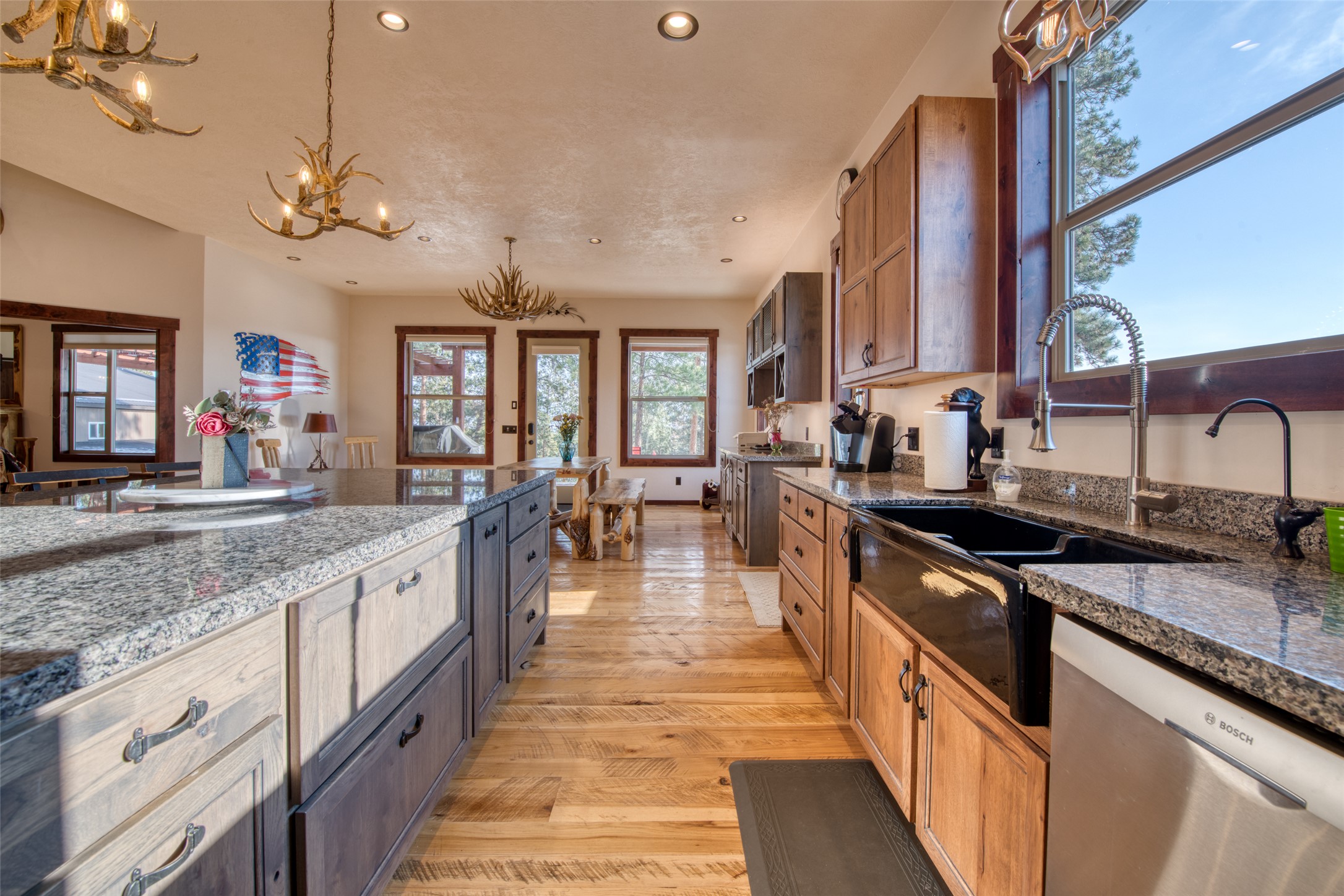 217 Peekaboo Trail Property Photo 8