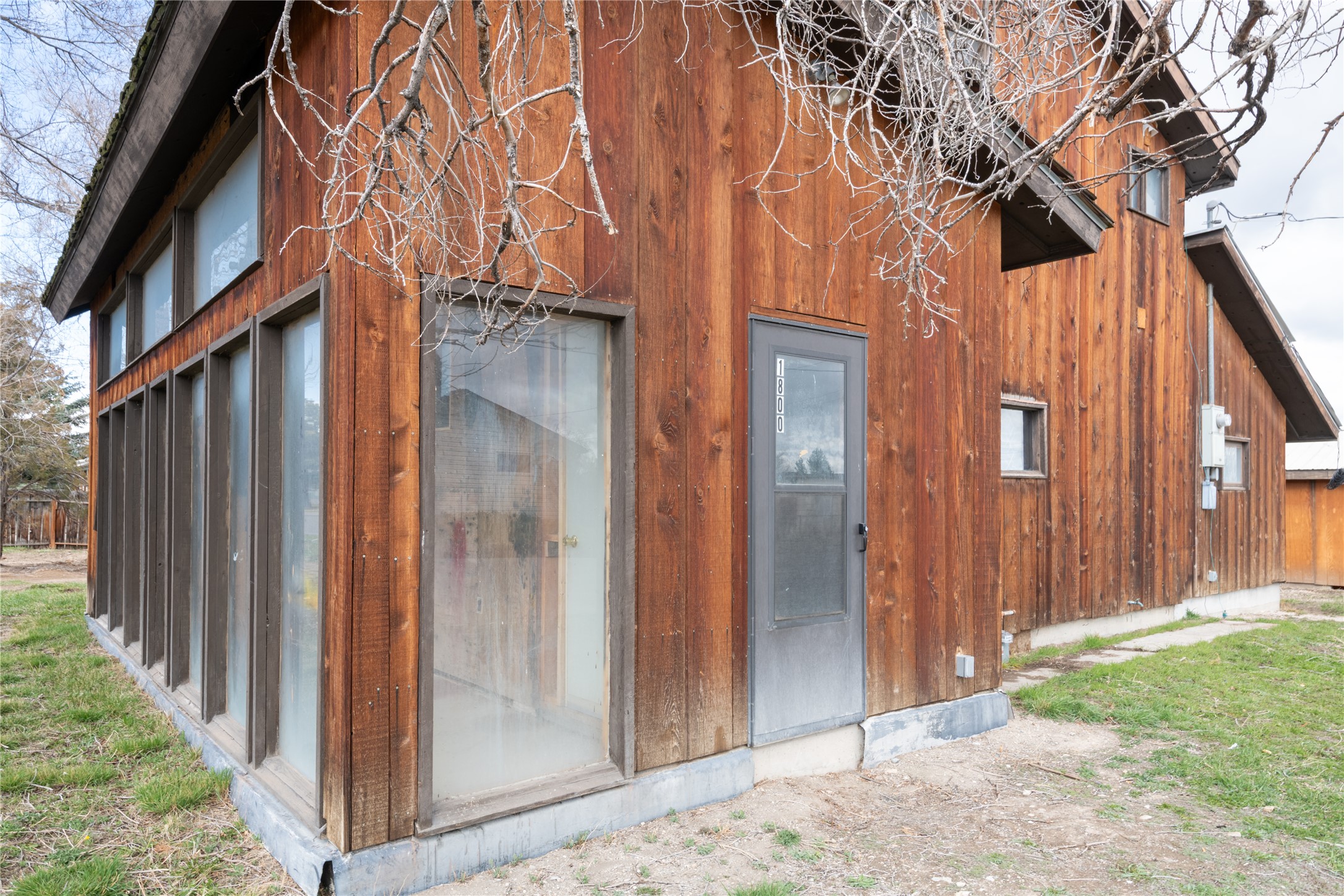 1800 Laurel Street Property Photo 3