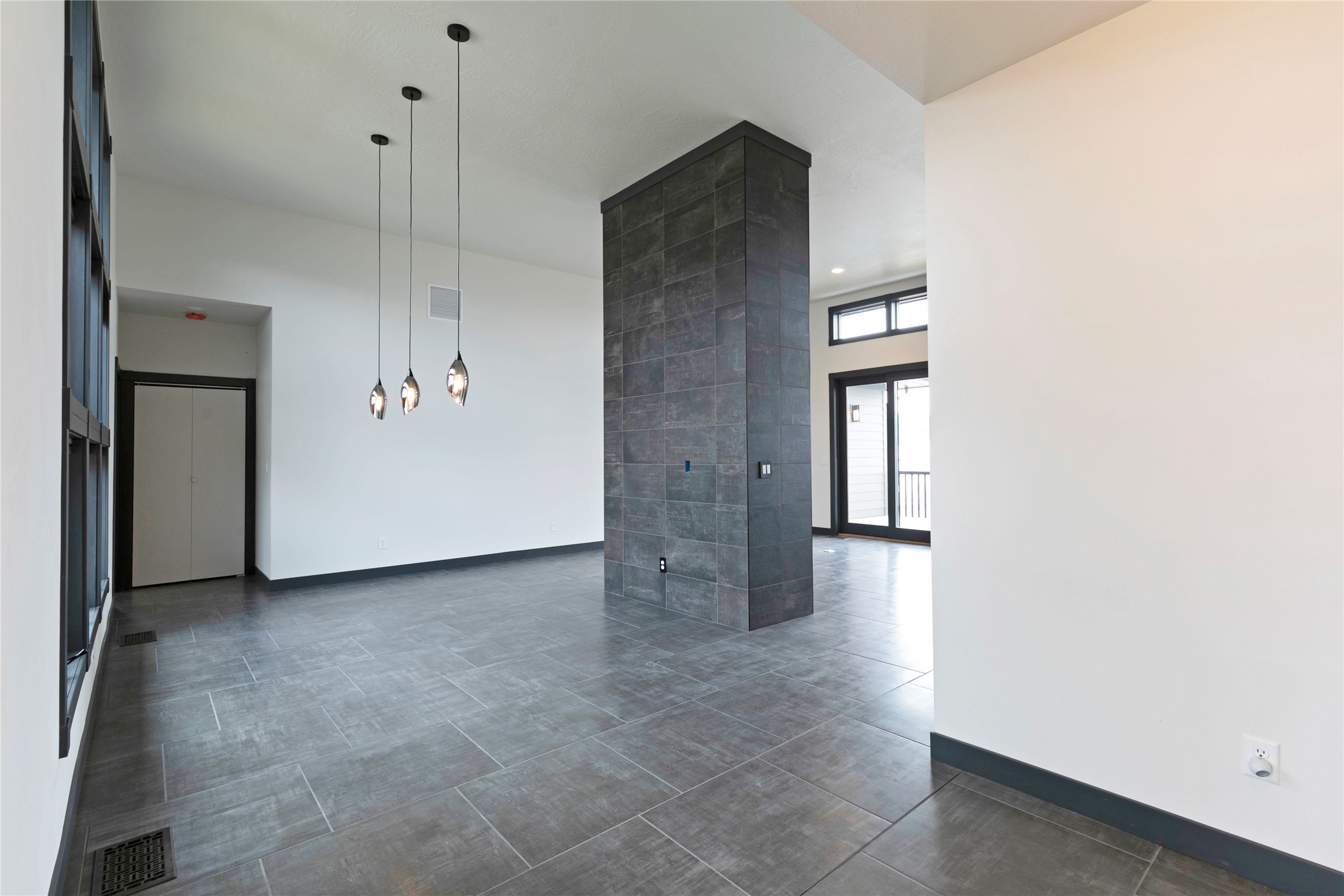 6215 Marias Street Property Photo 8