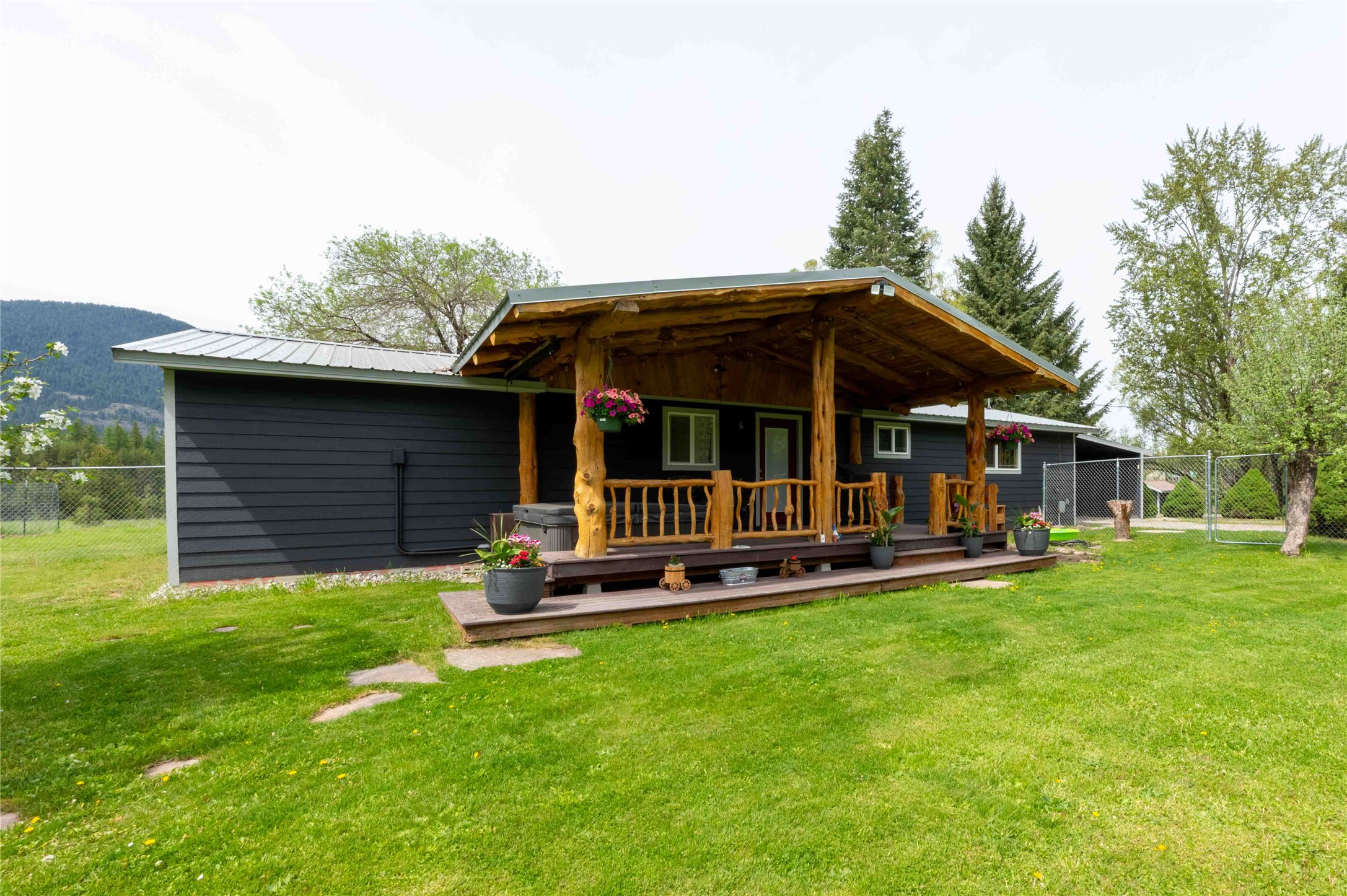 26 Willow Lane Property Photo 6