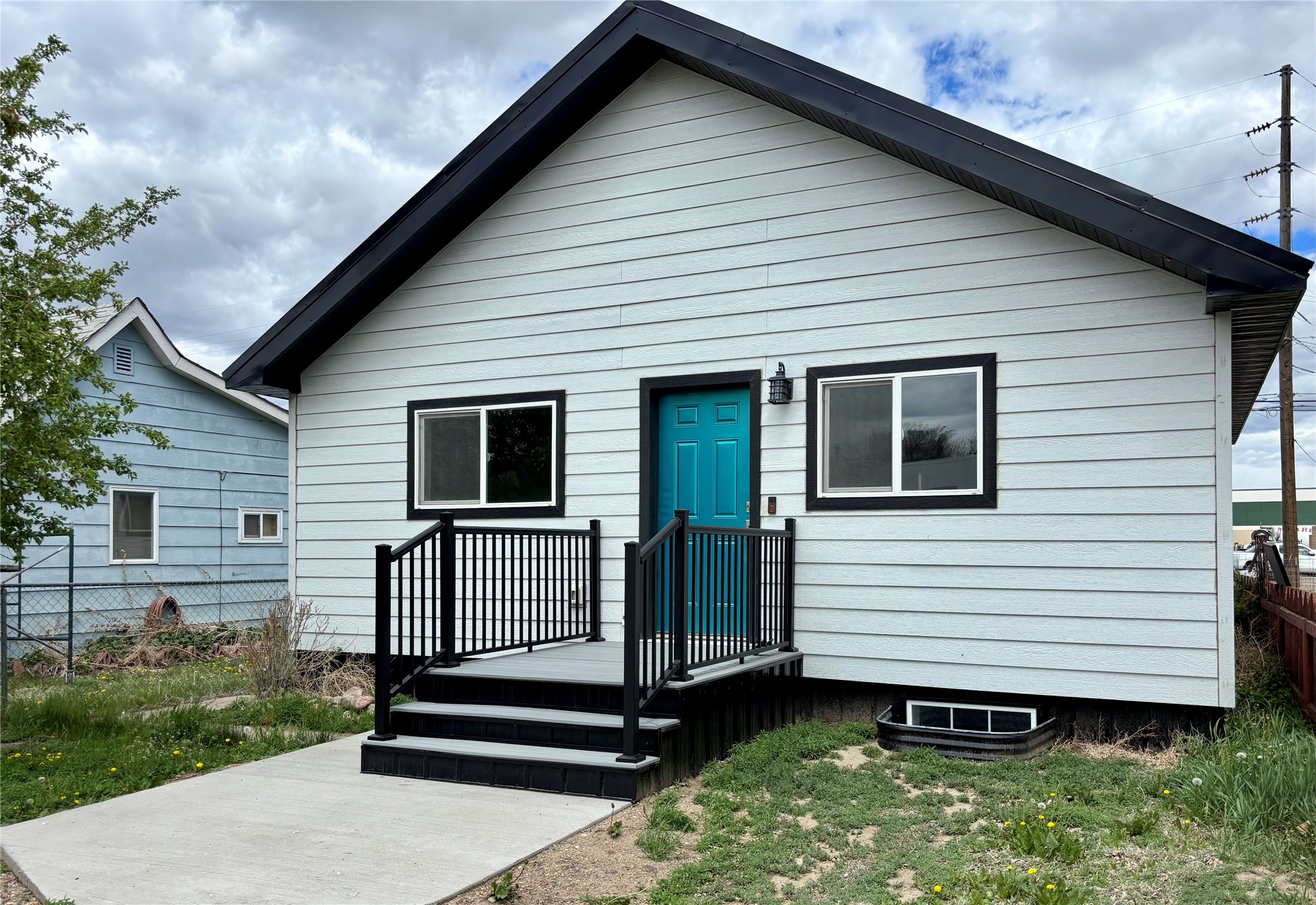 21 2nd Street W Property Photo 1