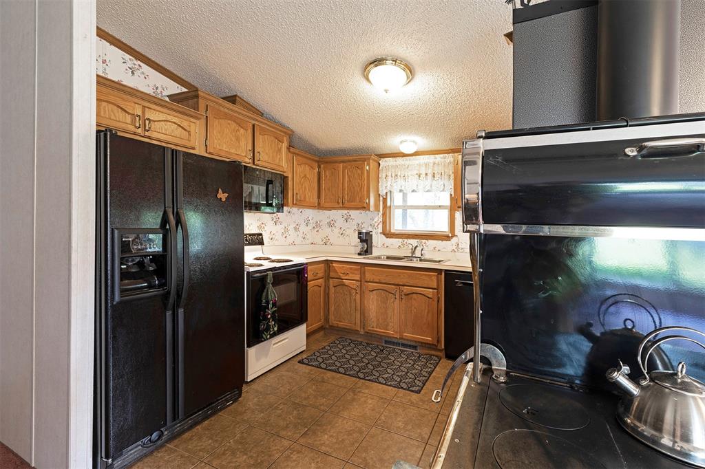 20233 Leo Hansen Road Property Photo 10
