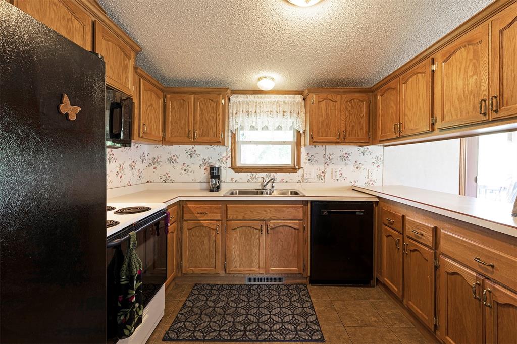 20233 Leo Hansen Road Property Photo 12