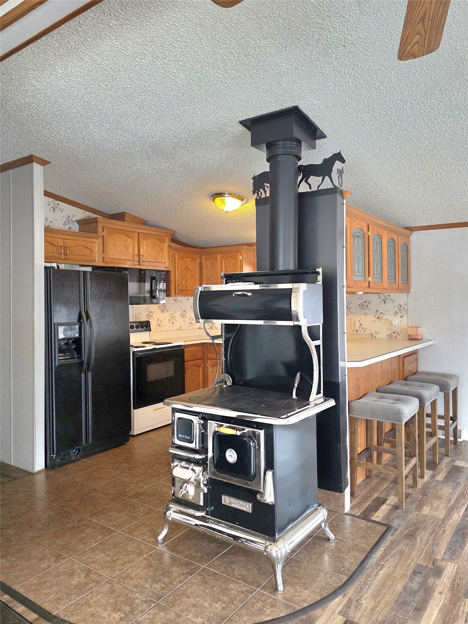 20233 Leo Hansen Road Property Photo 13