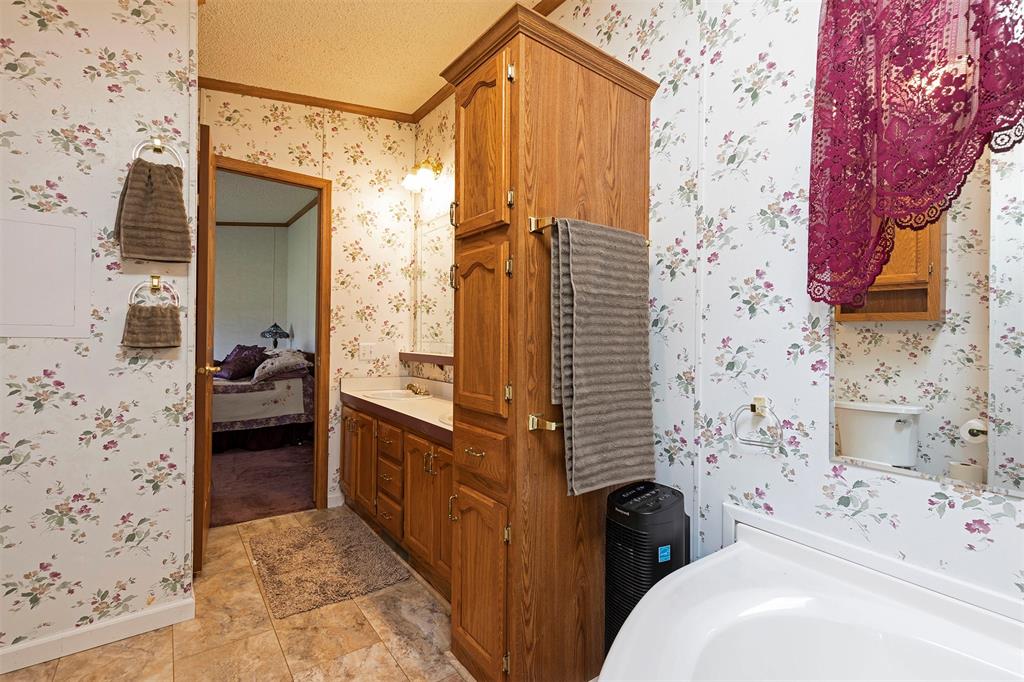 20233 Leo Hansen Road Property Photo 16