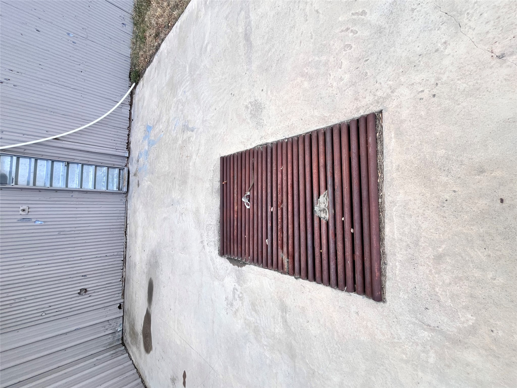 1117 E Railroad Street Property Photo 10